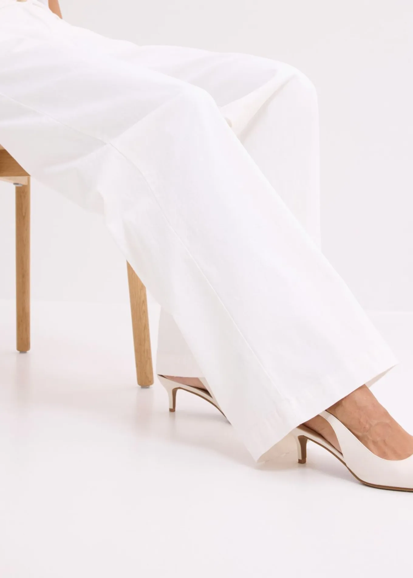 Pantalón de pernera ancha con elástico