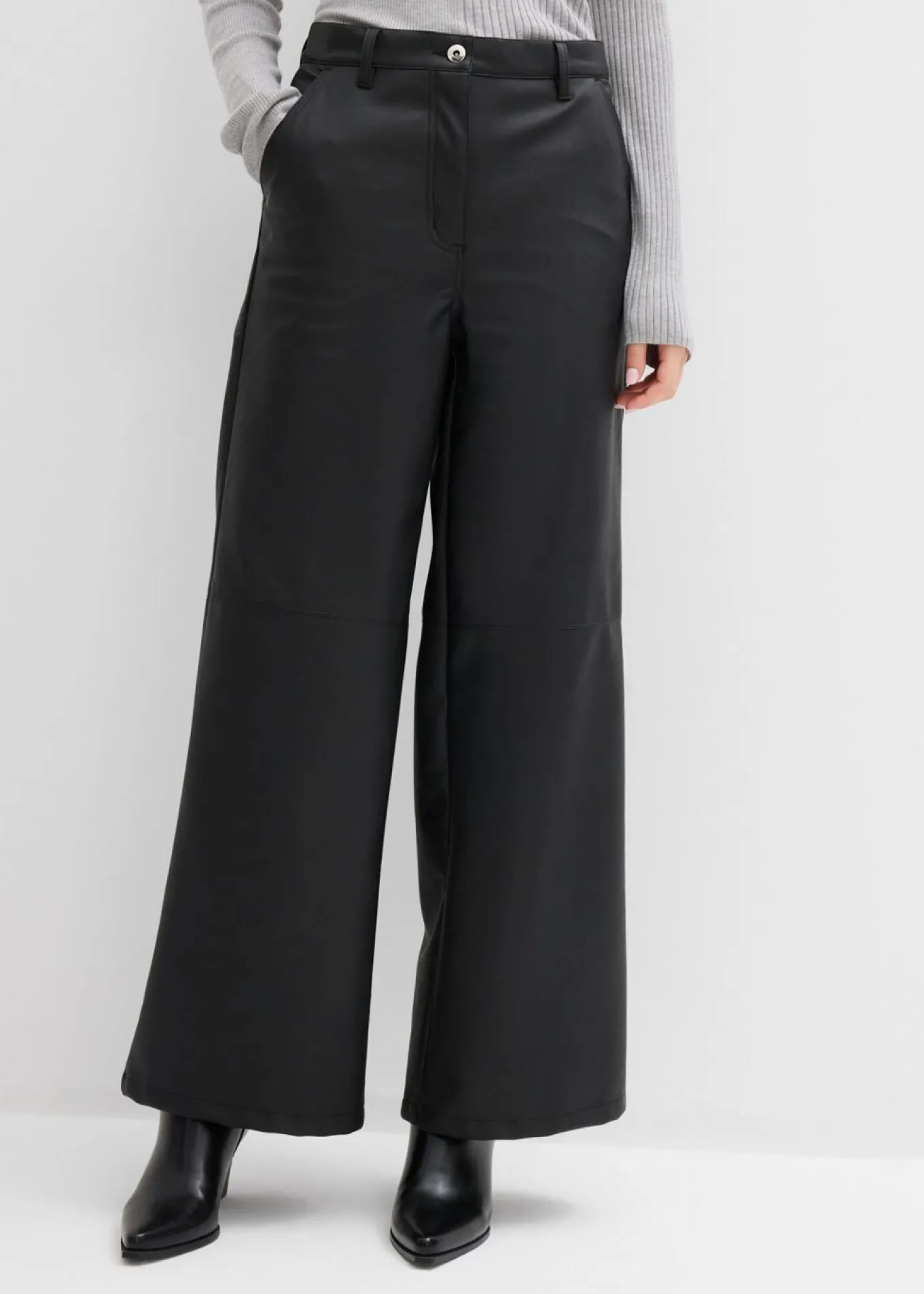 Pantalón de piel sintética
