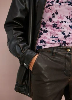 Pantalón de piel sintética