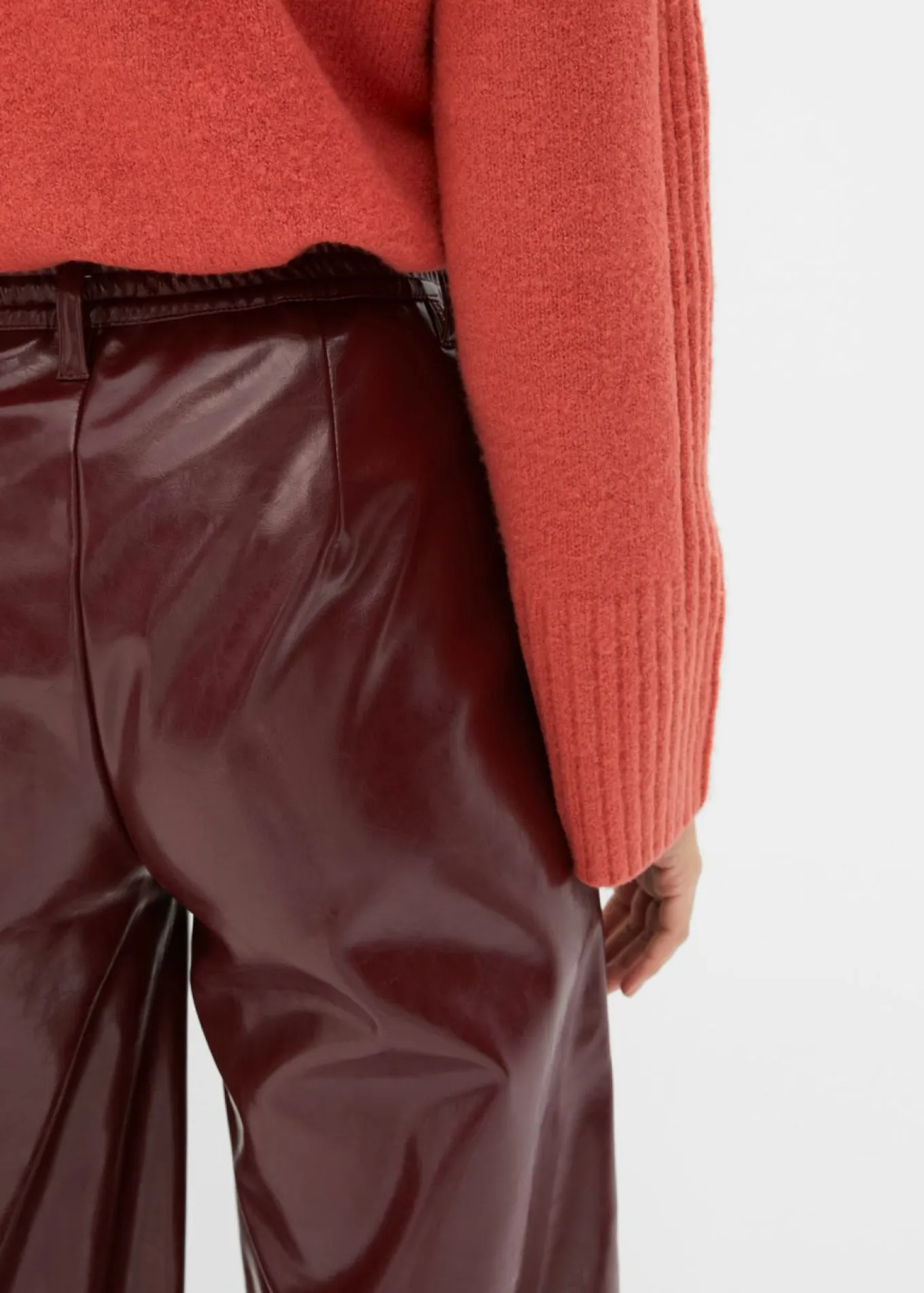 Pantalón de piel sintética