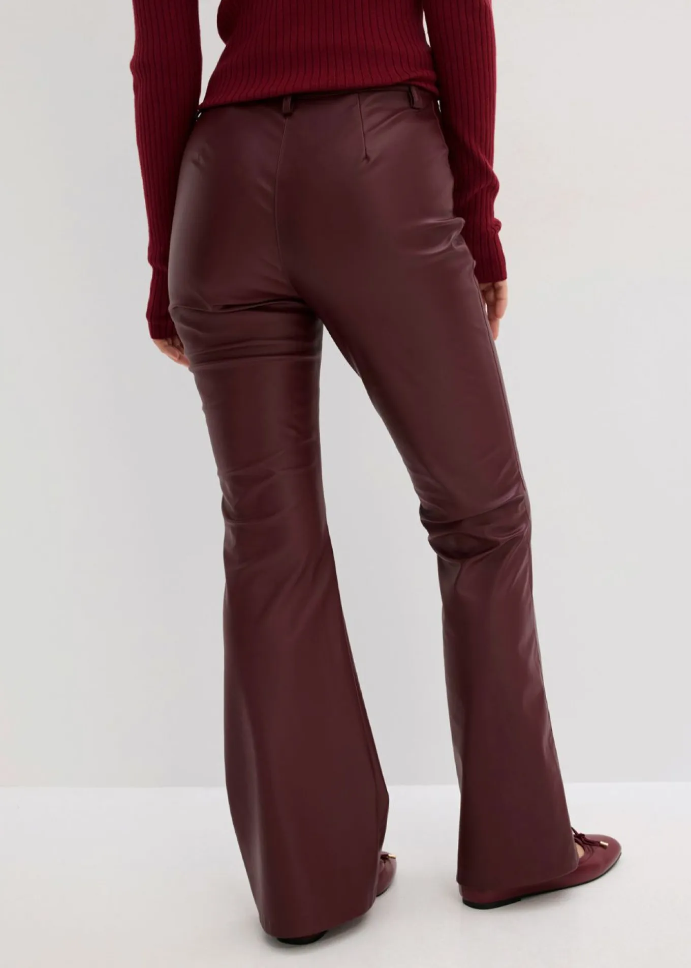 Pantalón de piel sintética