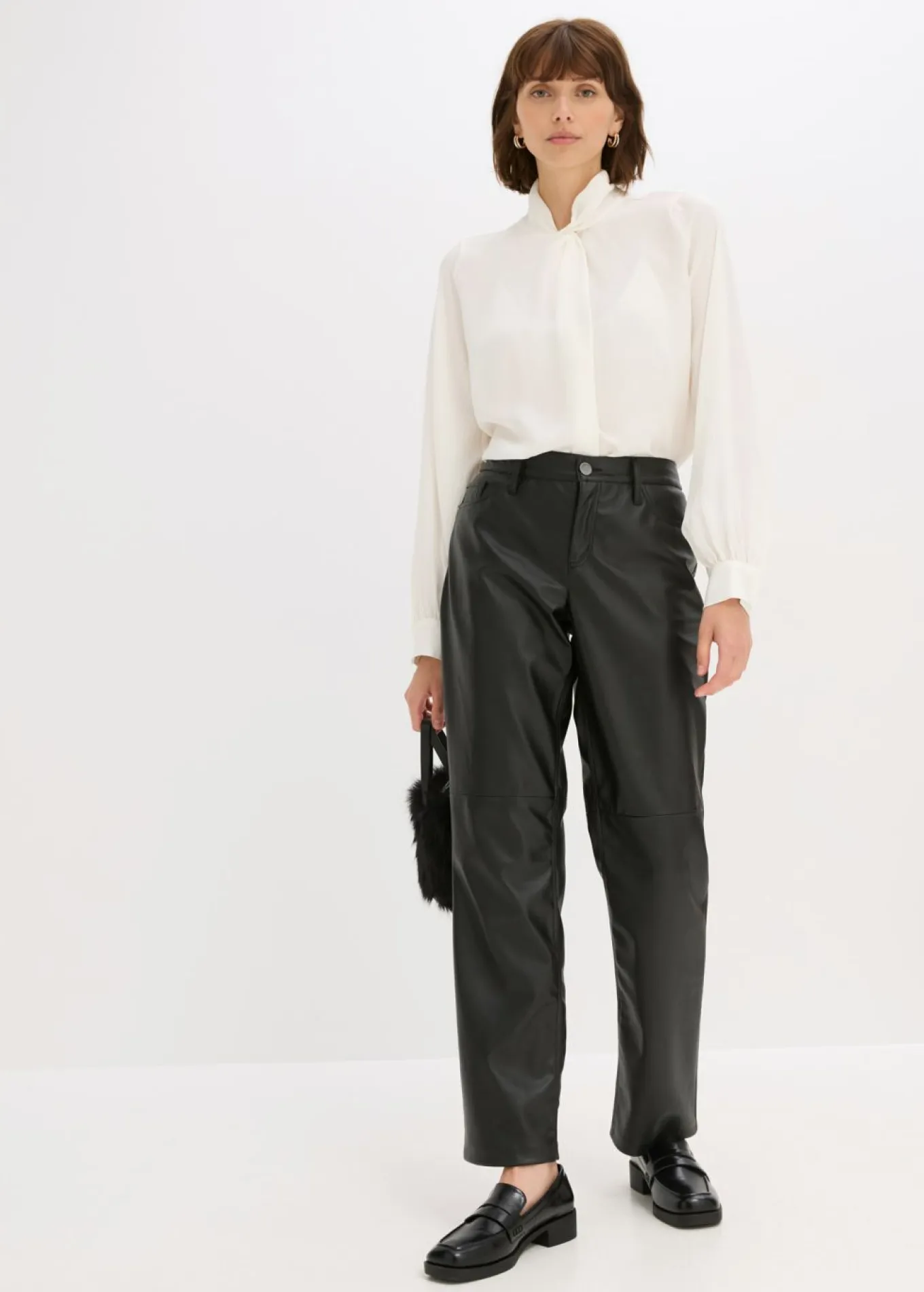 Pantalón de piel sintética con cintura cómoda