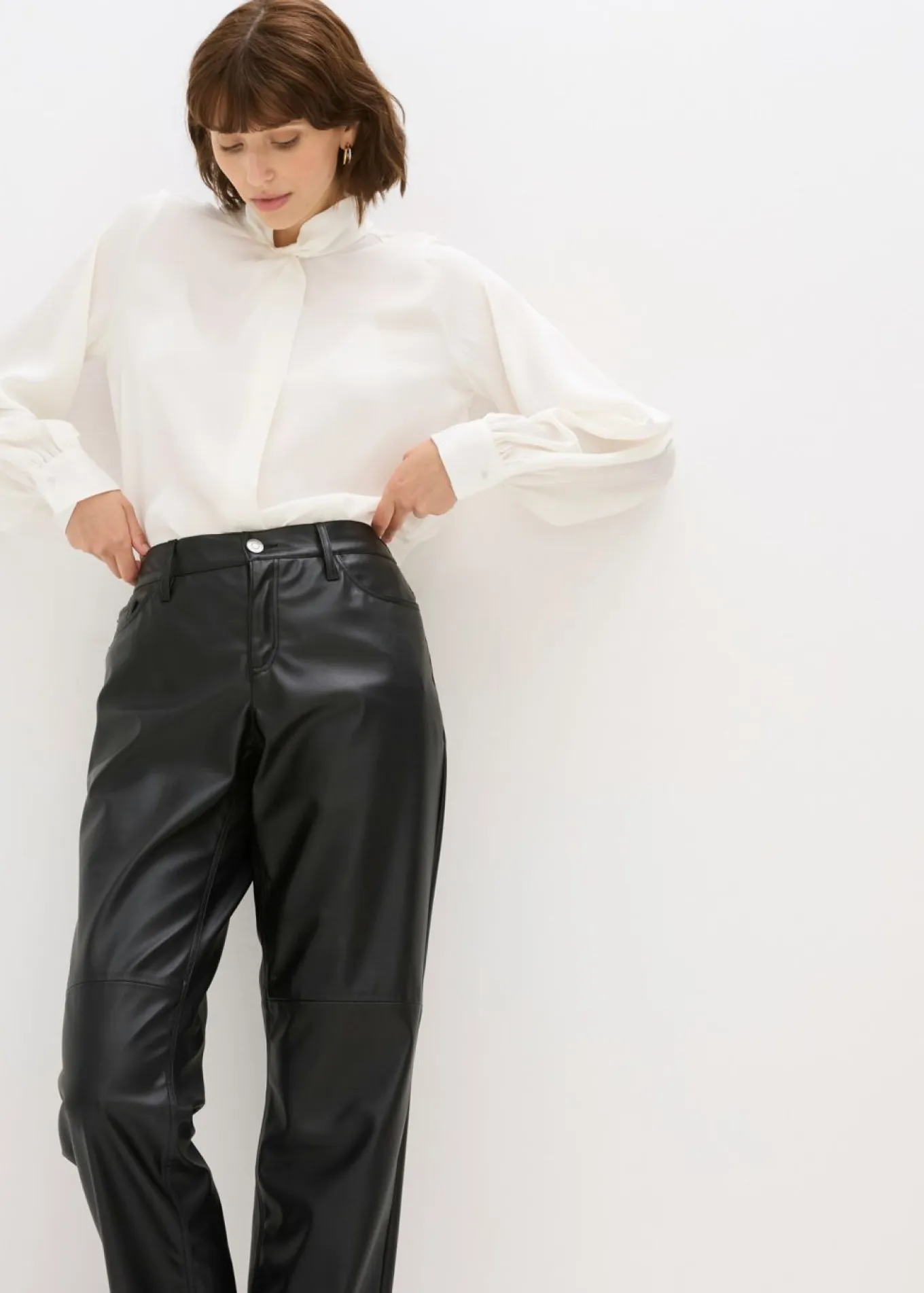 Pantalón de piel sintética con cintura cómoda