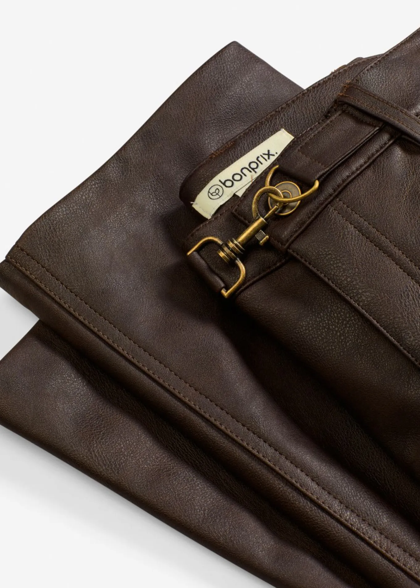 Pantalón de piel sintética con efecto desgastado