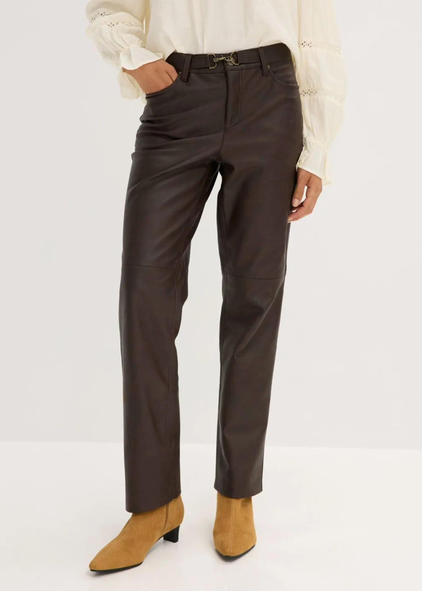 Pantalón de piel sintética con efecto desgastado
