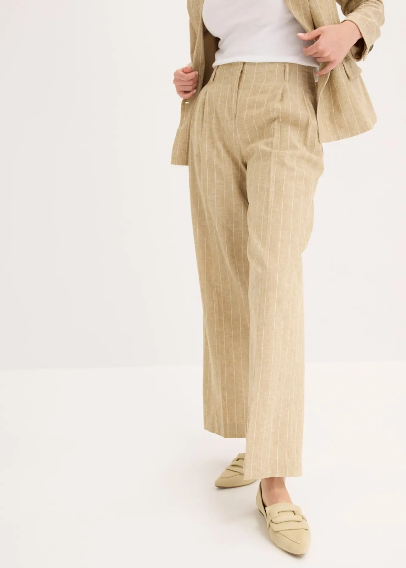 Pantalón de pinzas con contenido de lino
