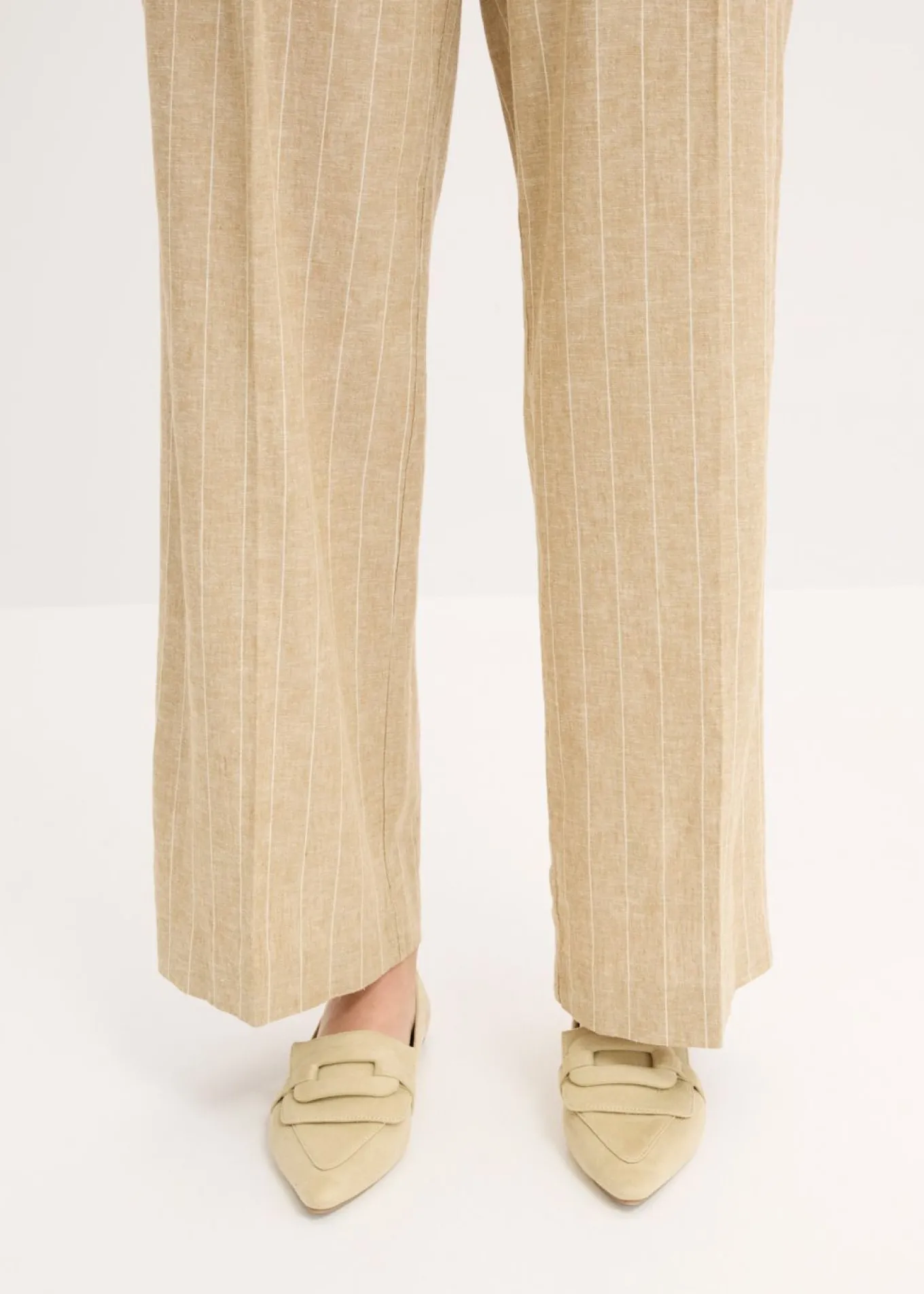 Pantalón de pinzas con contenido de lino