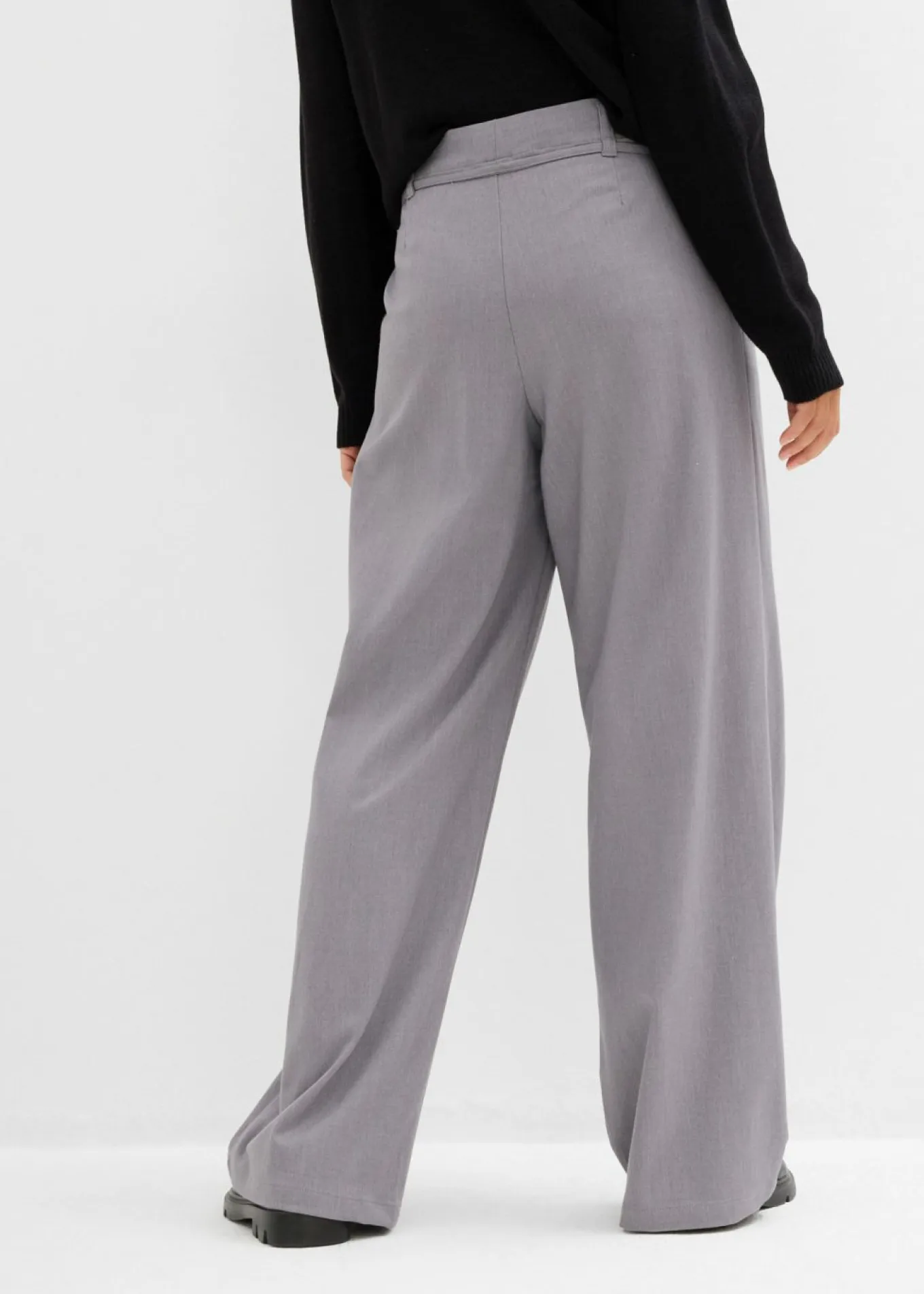 Pantalón de pinzas con cordón