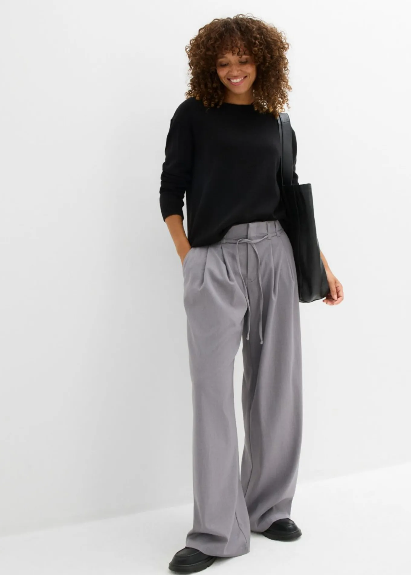 Pantalón de pinzas con cordón