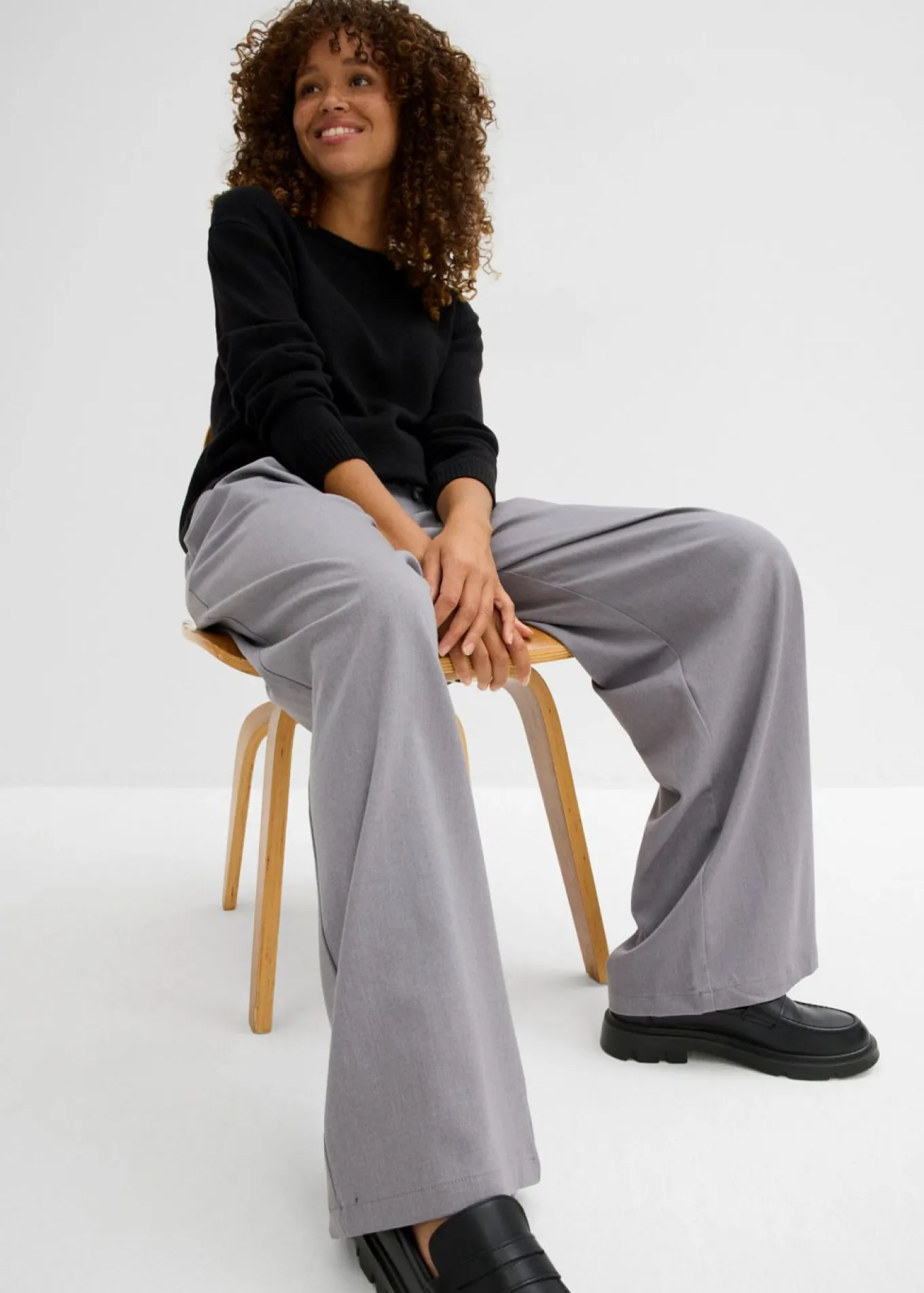 Pantalón de pinzas con cordón