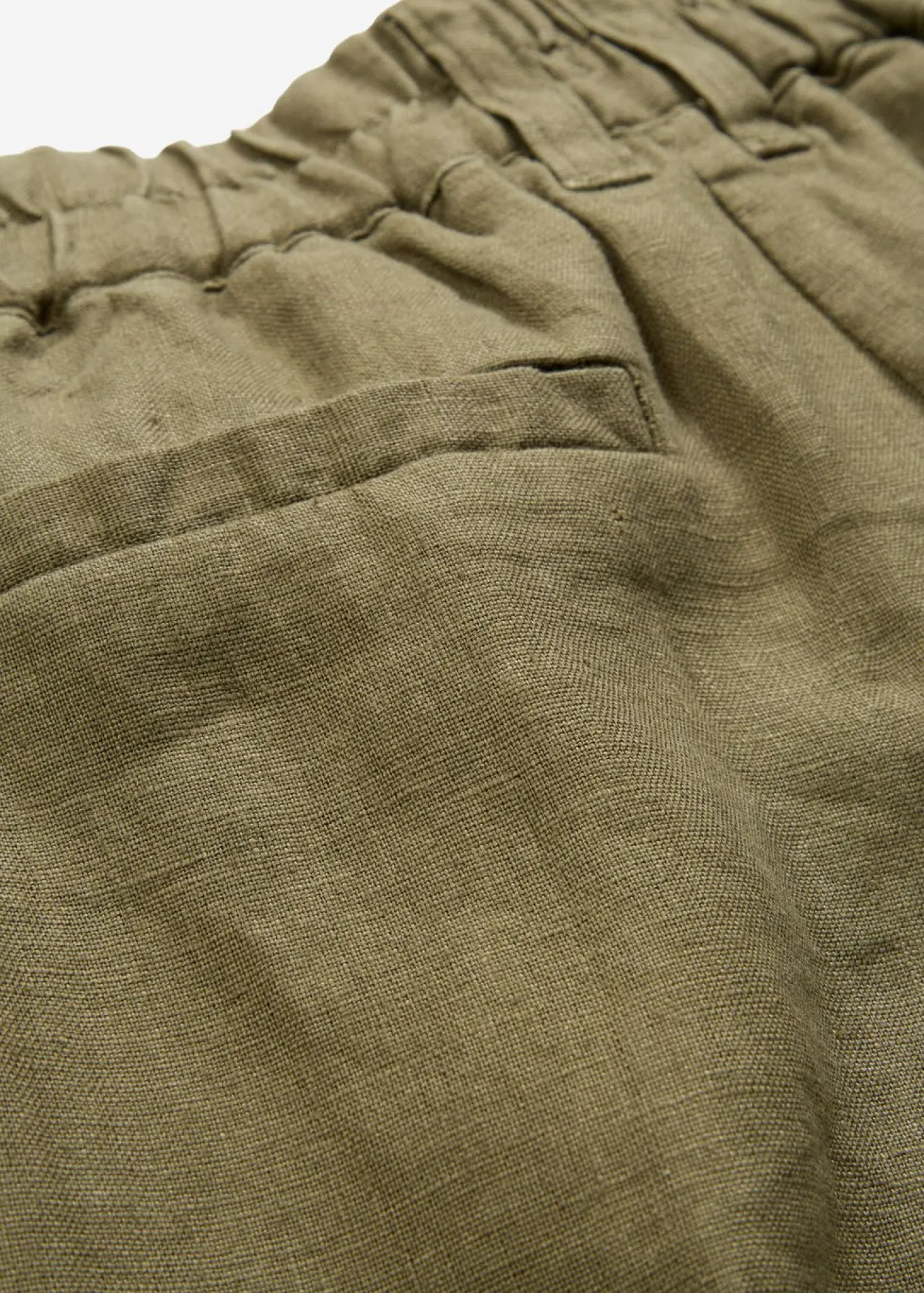 Pantalón de pinzas de lino puro