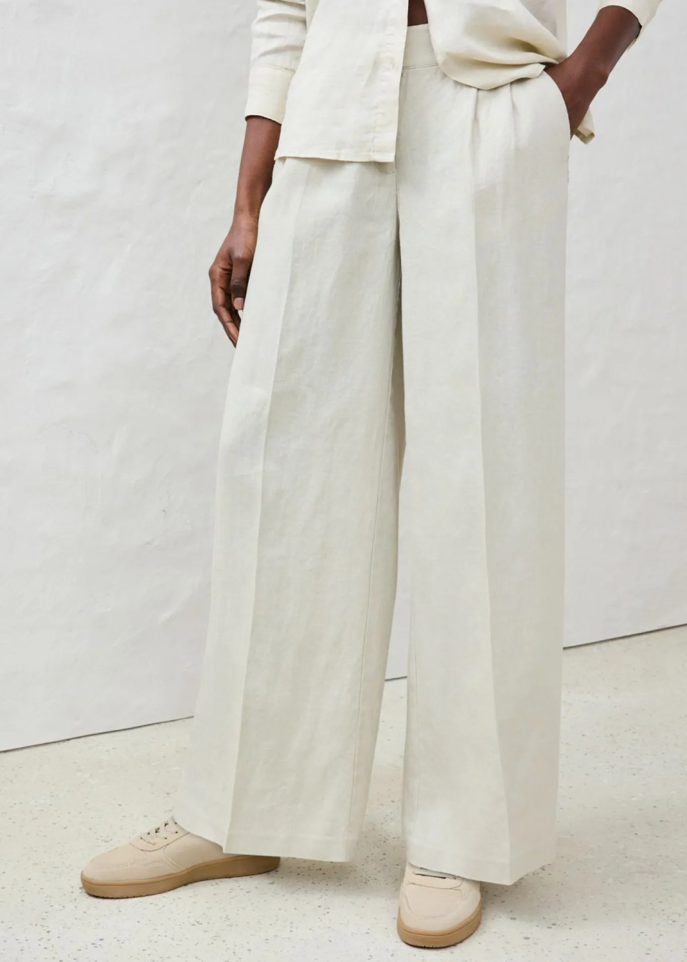 Pantalón de pinzas de lino puro
