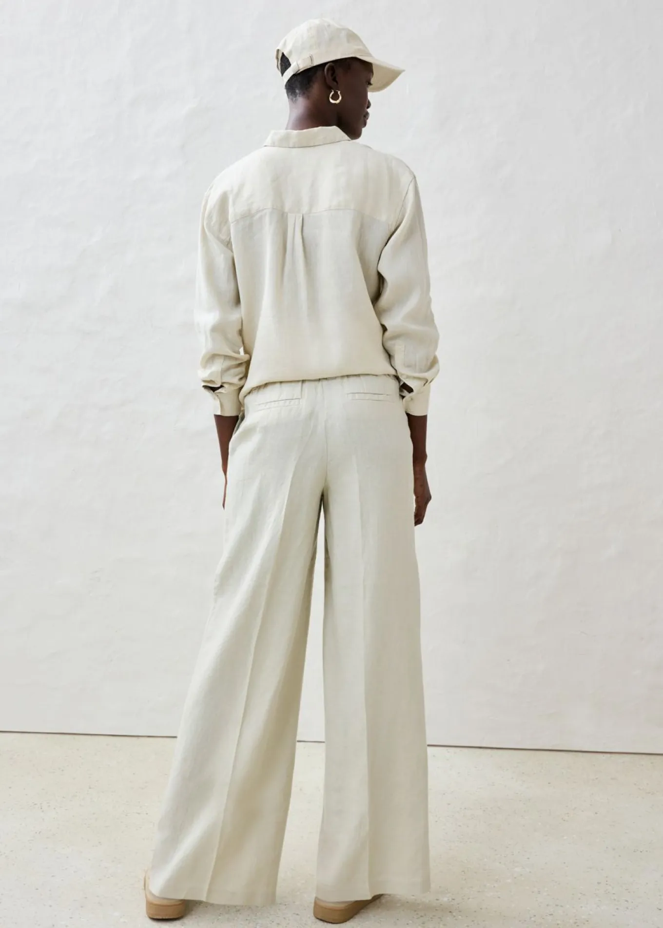 Pantalón de pinzas de lino puro