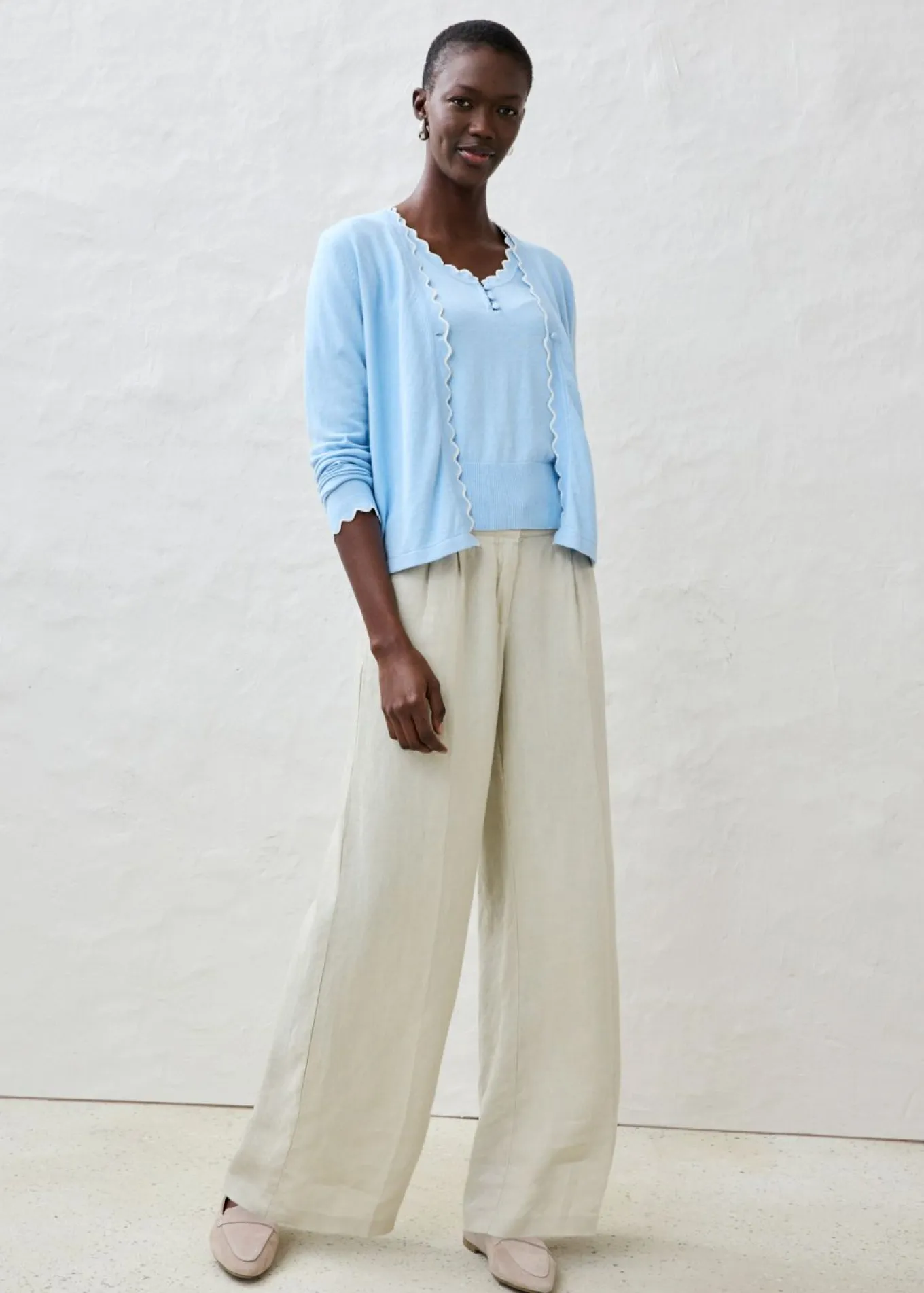 Pantalón de pinzas de lino puro
