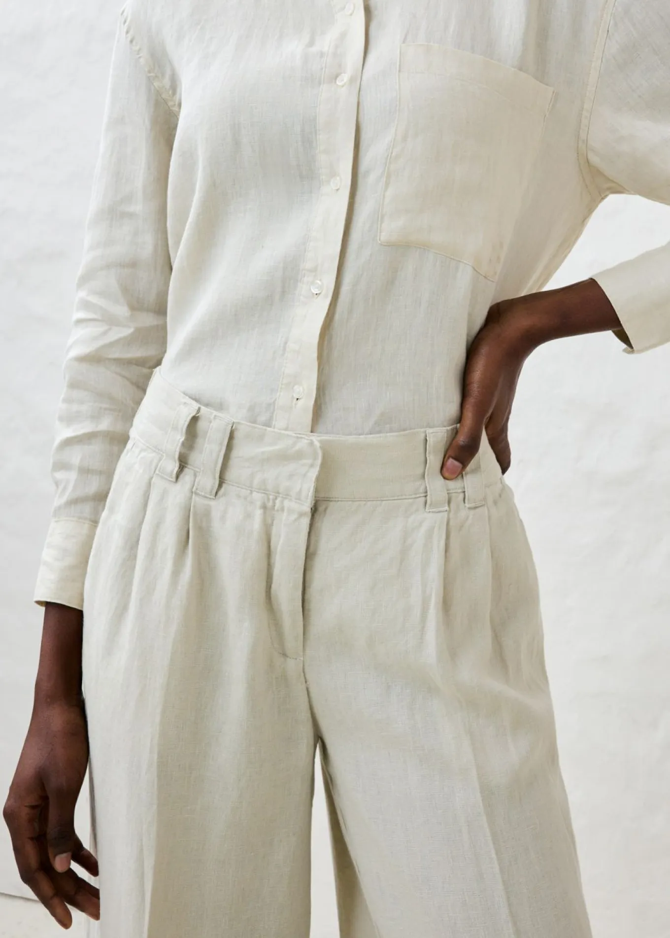 Pantalón de pinzas de lino puro