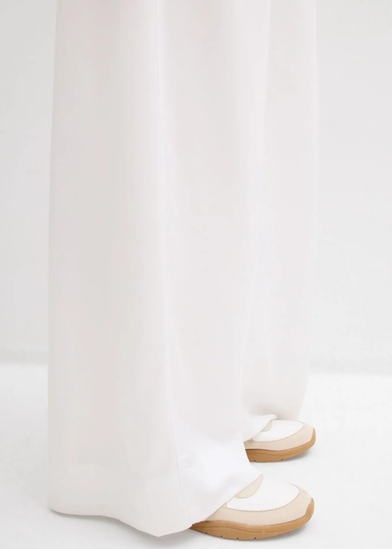 Pantalón de pinzas de lyocell fluido