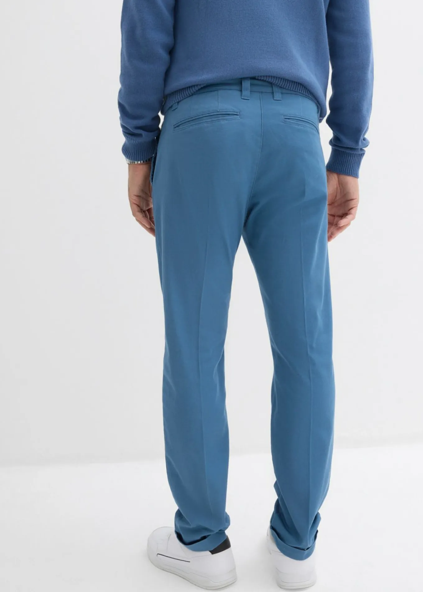 Pantalón de pinzas de sarga de algodón con corte regular y recto