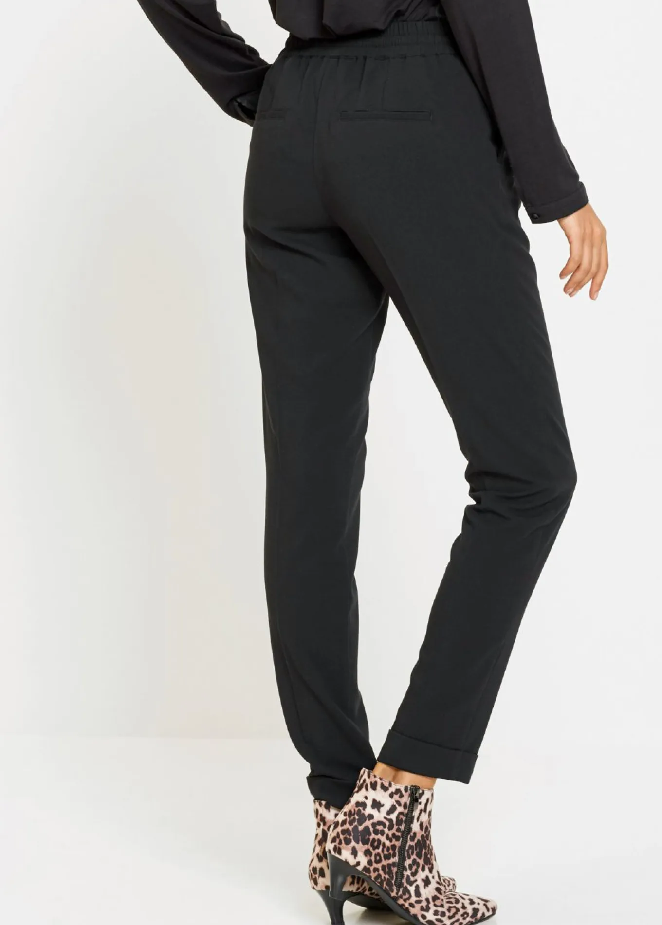 Pantalón de pinzas sin cierre