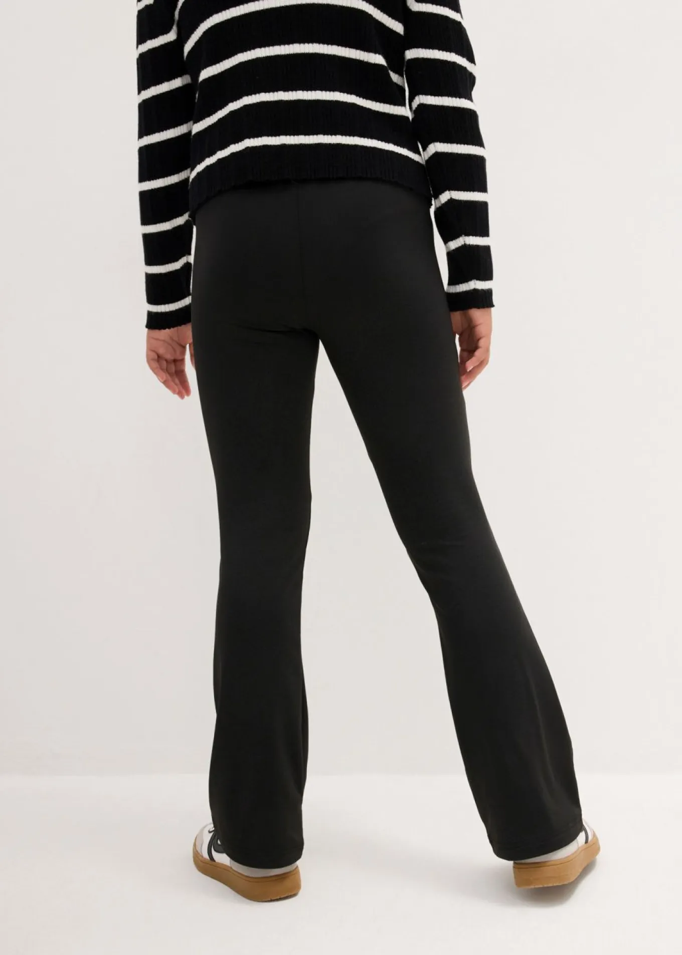 Pantalón de punto acampanado con interior cepillado