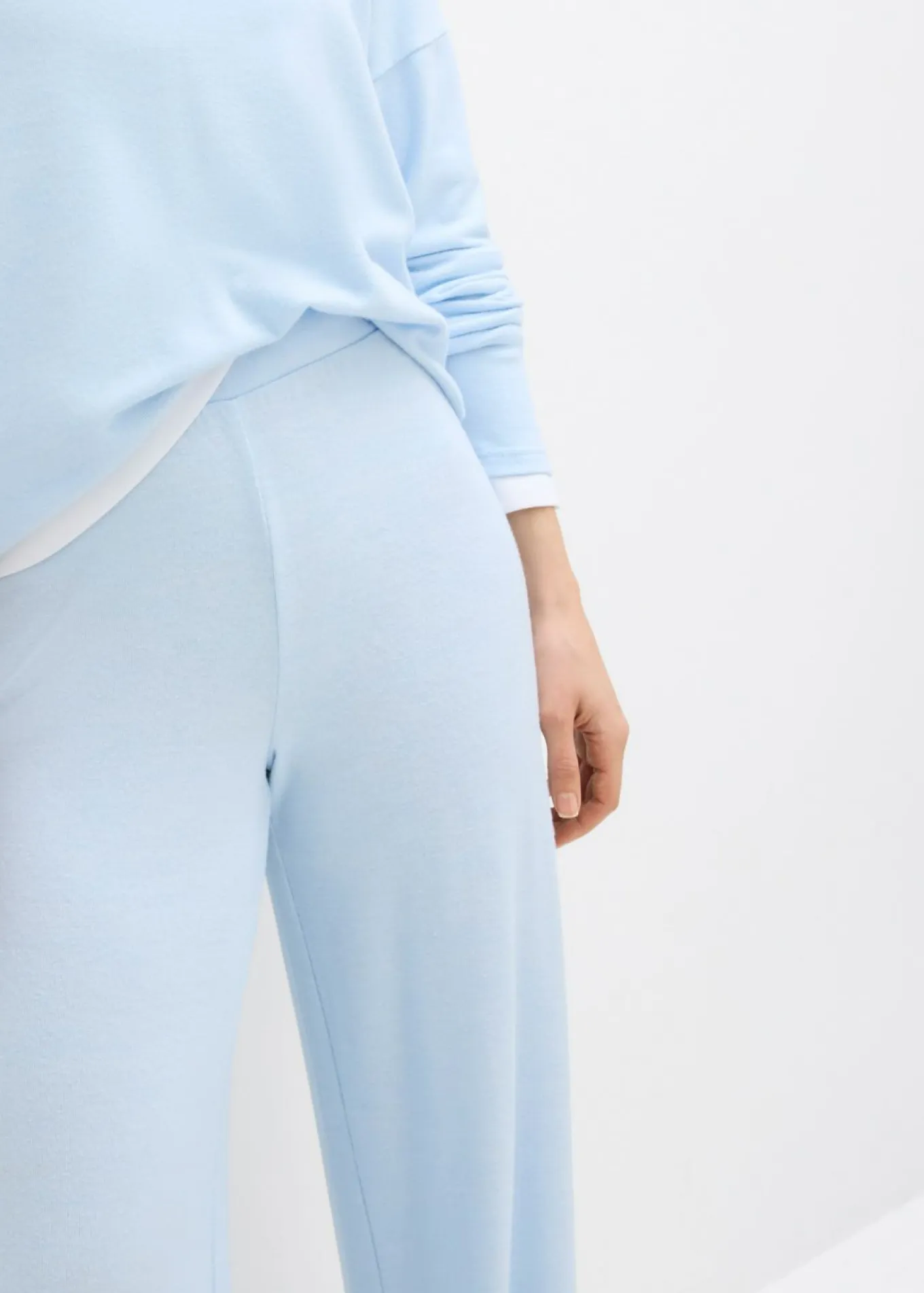 Pantalón de punto con aspecto de punto