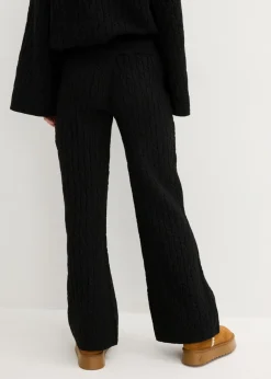 Pantalón de punto con patrón trenzado