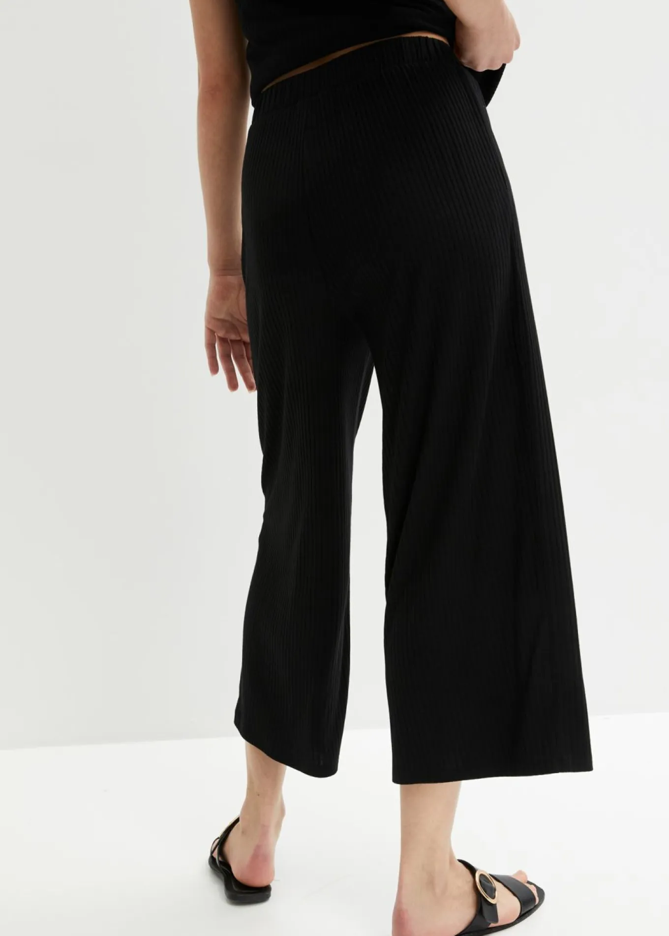 Pantalón de punto de canalé con cinturilla cómoda