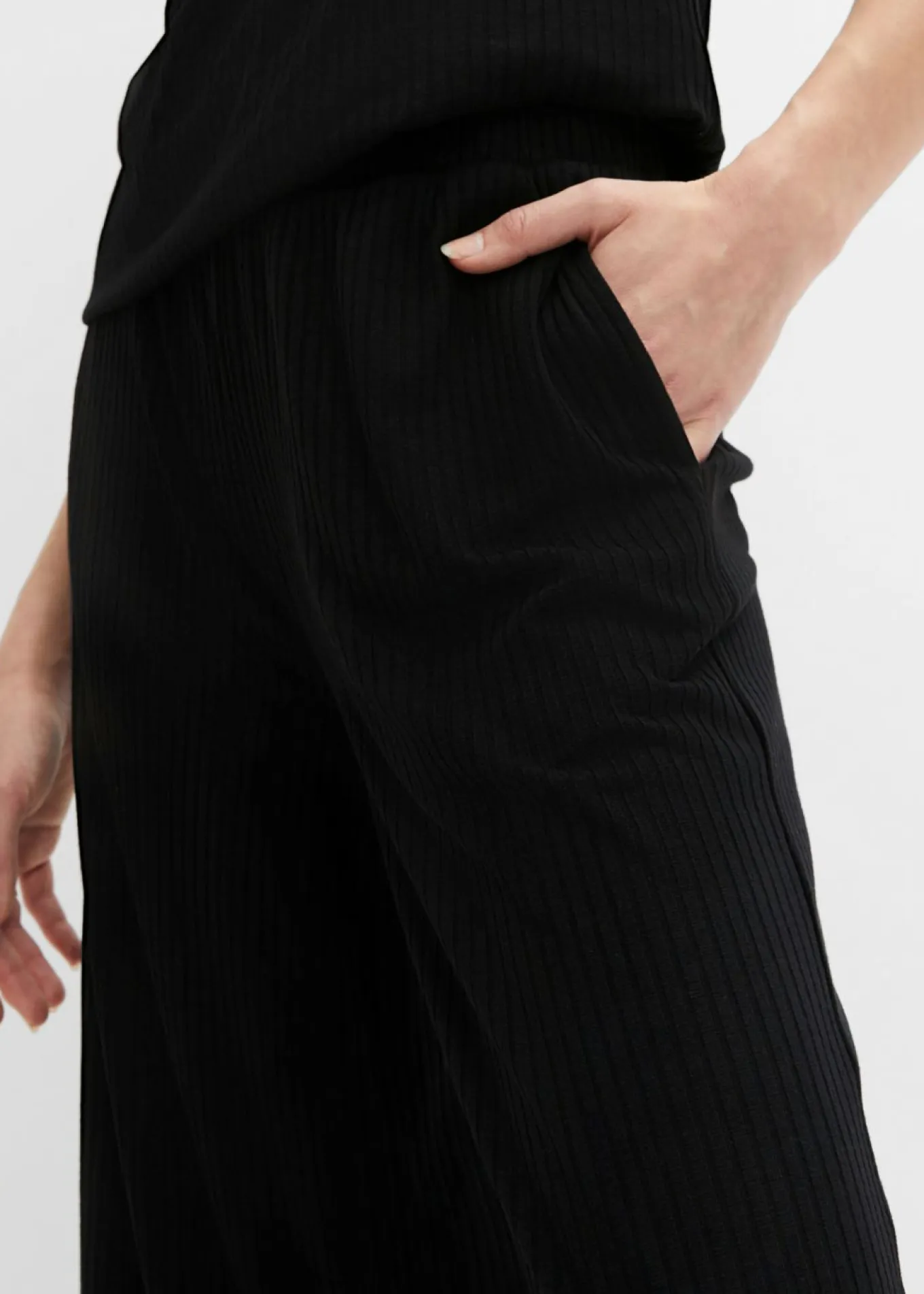 Pantalón de punto de canalé con cinturilla cómoda