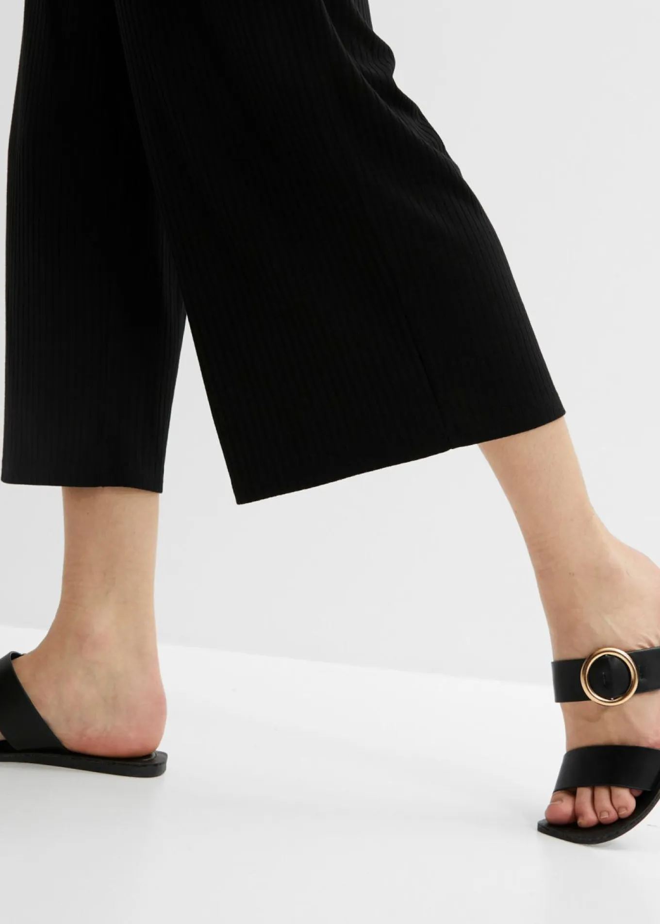 Pantalón de punto de canalé con cinturilla cómoda