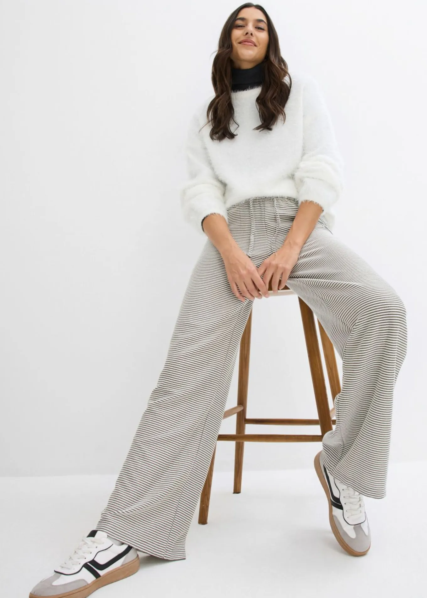 Pantalón de punto de mezcla de algodón con cordón y diseño de rayas