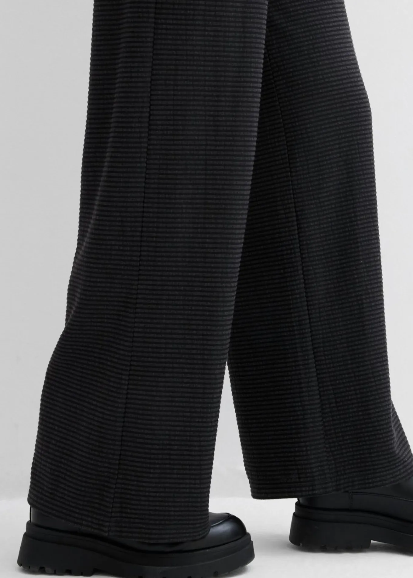 Pantalón de punto de mezcla de algodón con cordón y diseño de rayas