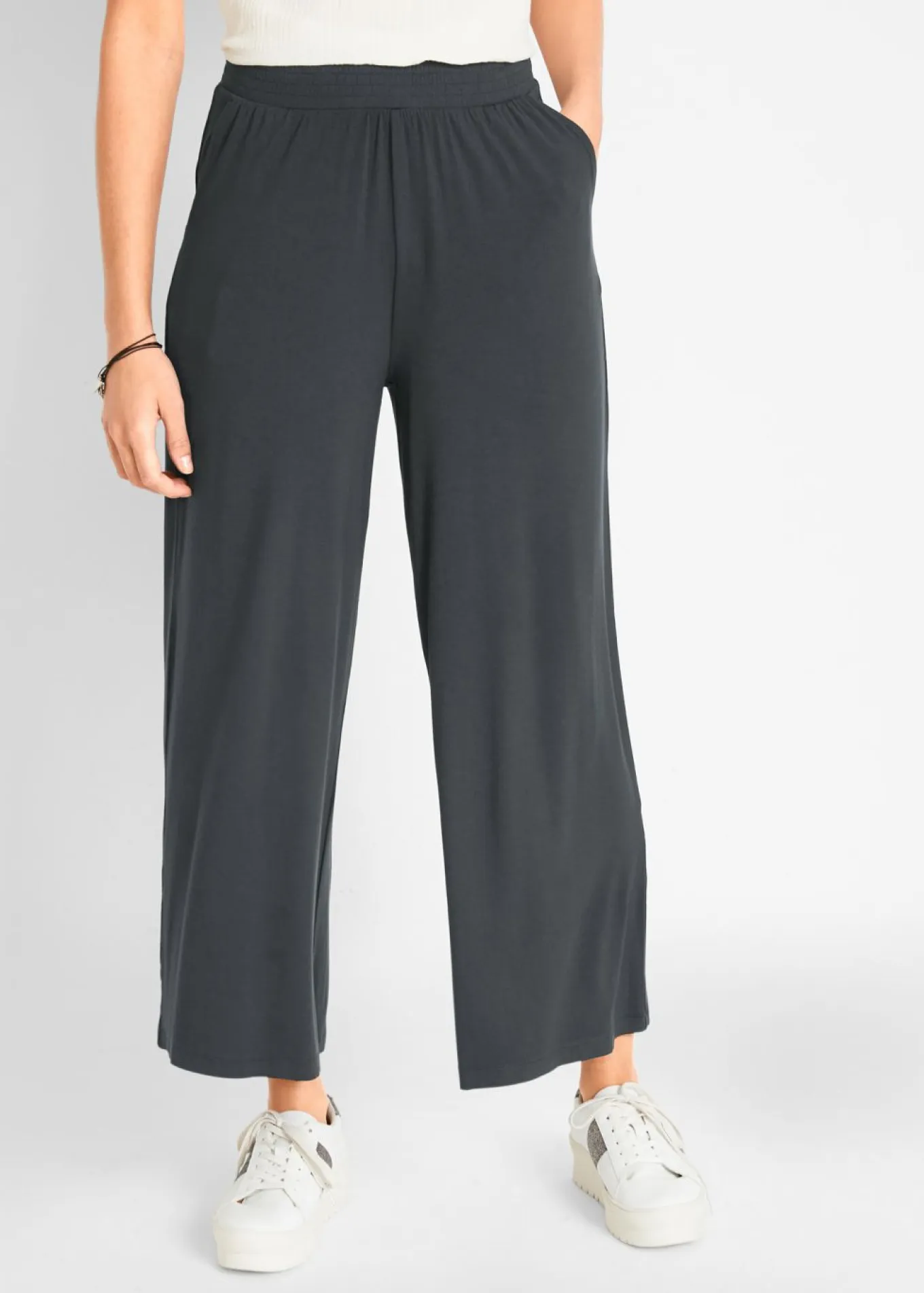 Pantalón de punto de mezcla de viscosa fluida, largo 7/8