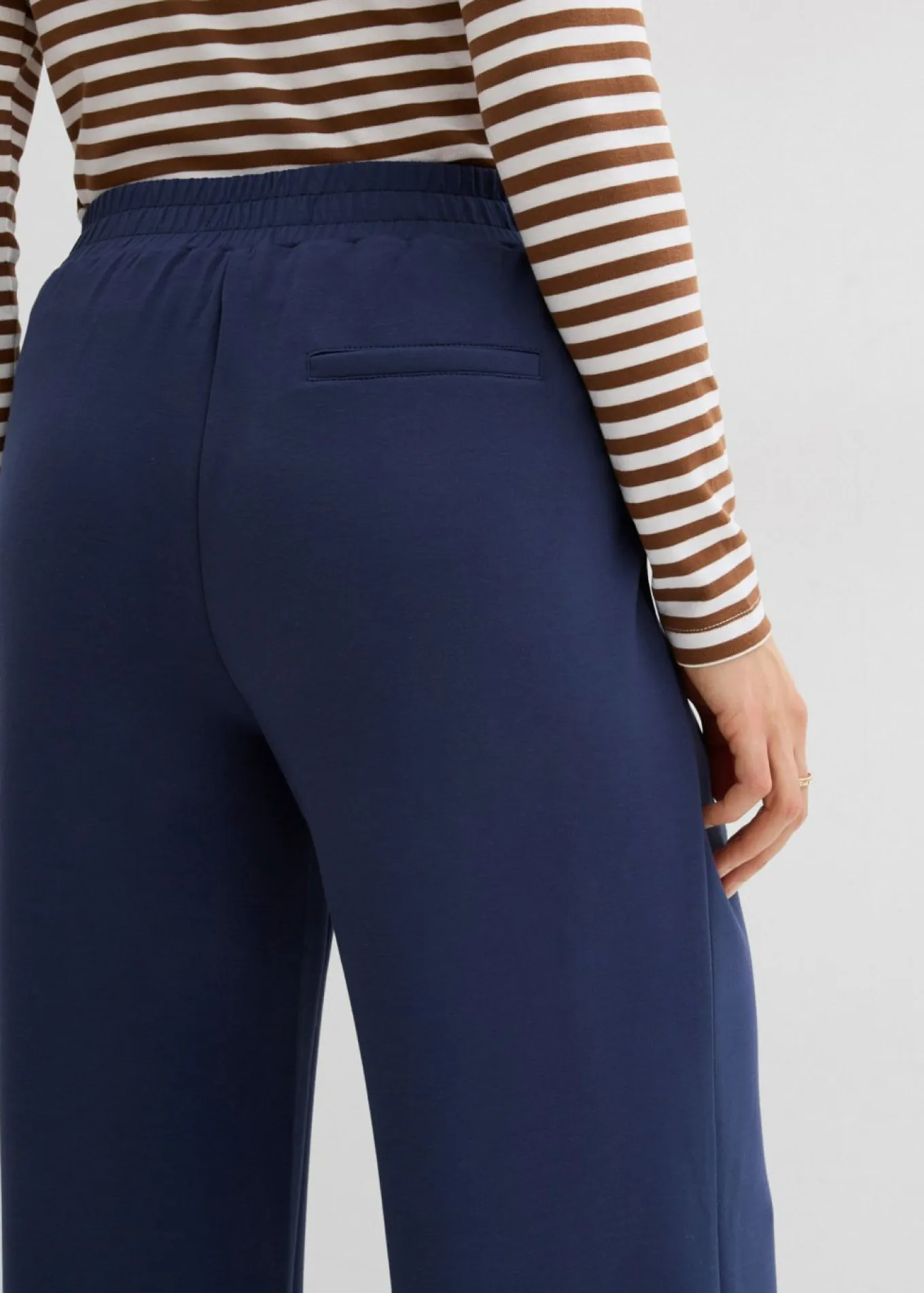 Pantalón de punto de neopreno con pinzas