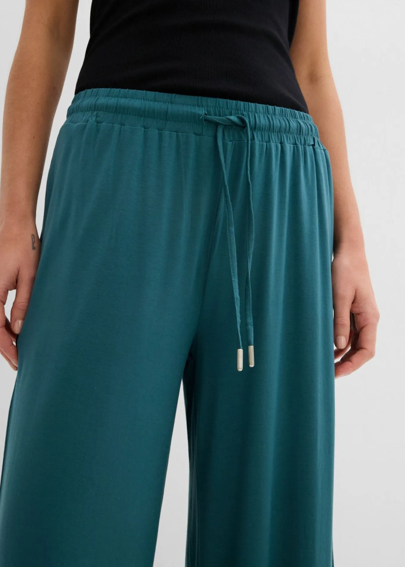 Pantalón de punto de viscosa fluida