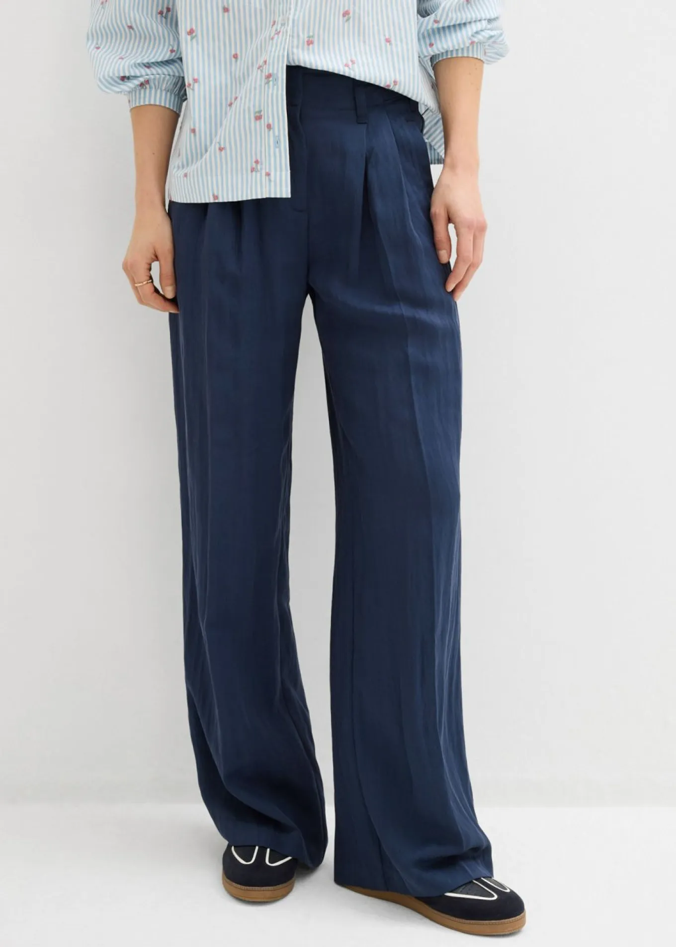 Pantalón de sarga con ajuste en la cintura