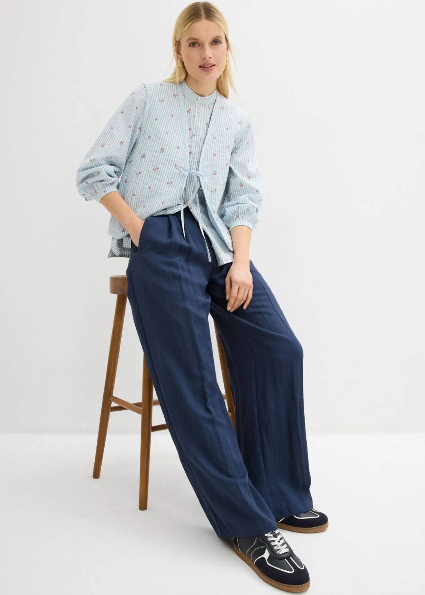 Pantalón de sarga con ajuste en la cintura