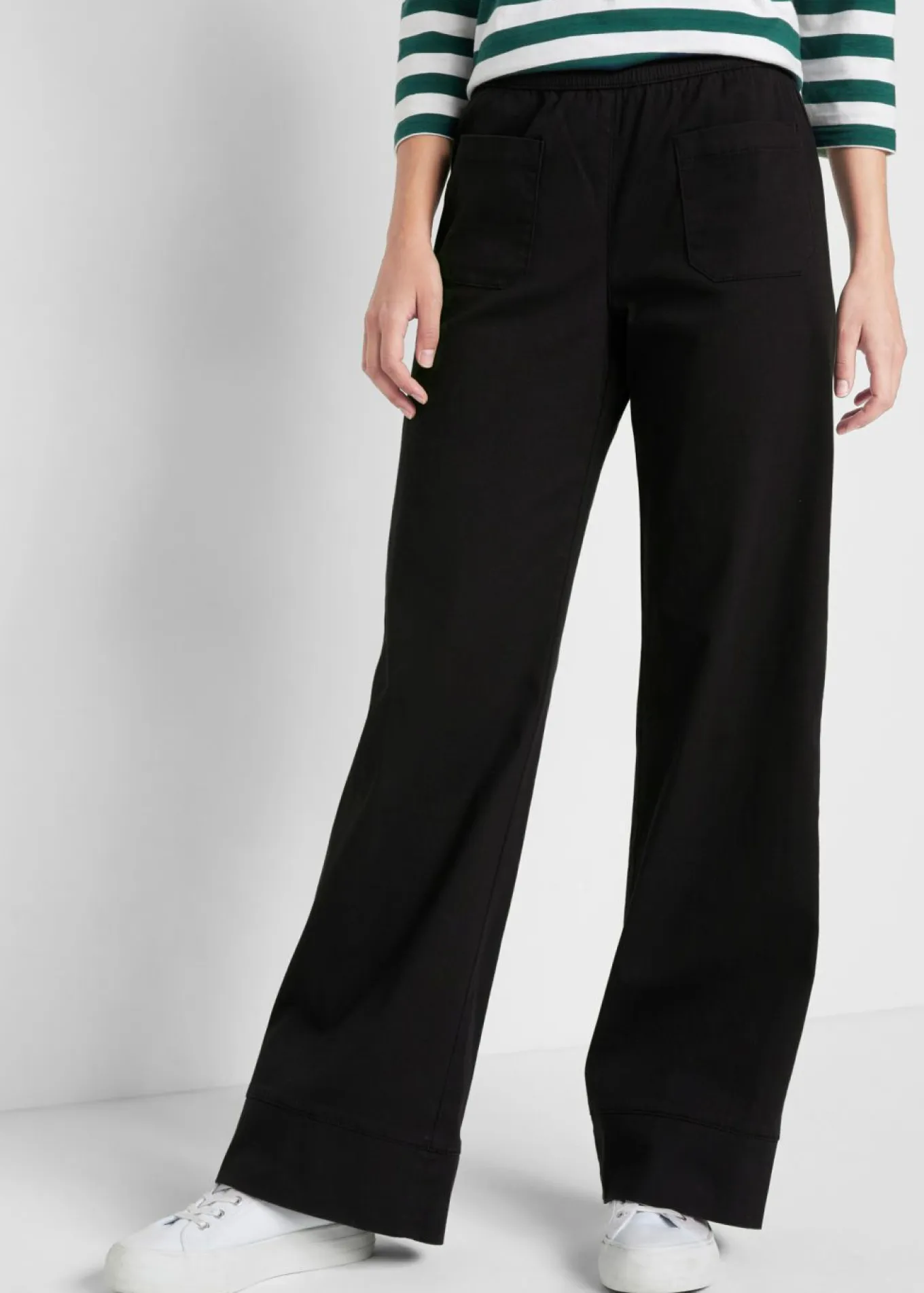 Pantalón de sarga con pernera acampanada y cintura cómoda