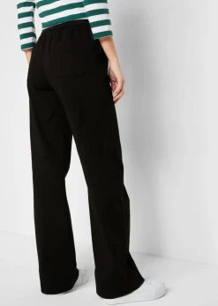 Pantalón de sarga con pernera acampanada y cintura cómoda
