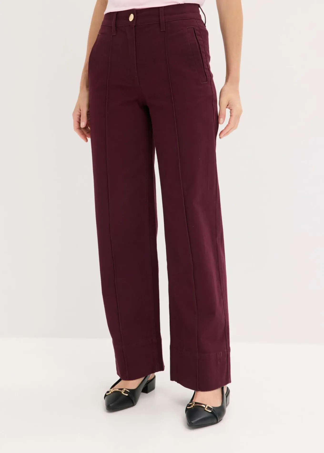 Pantalón de sarga con ribete y bolsillo