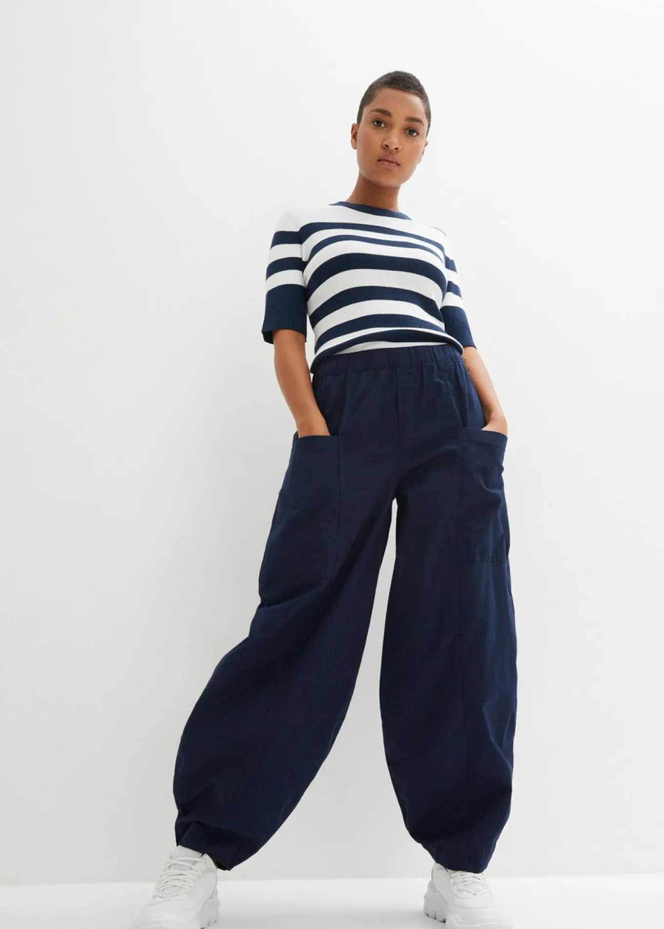 Pantalón de sarga ligero, ajuste bombacho