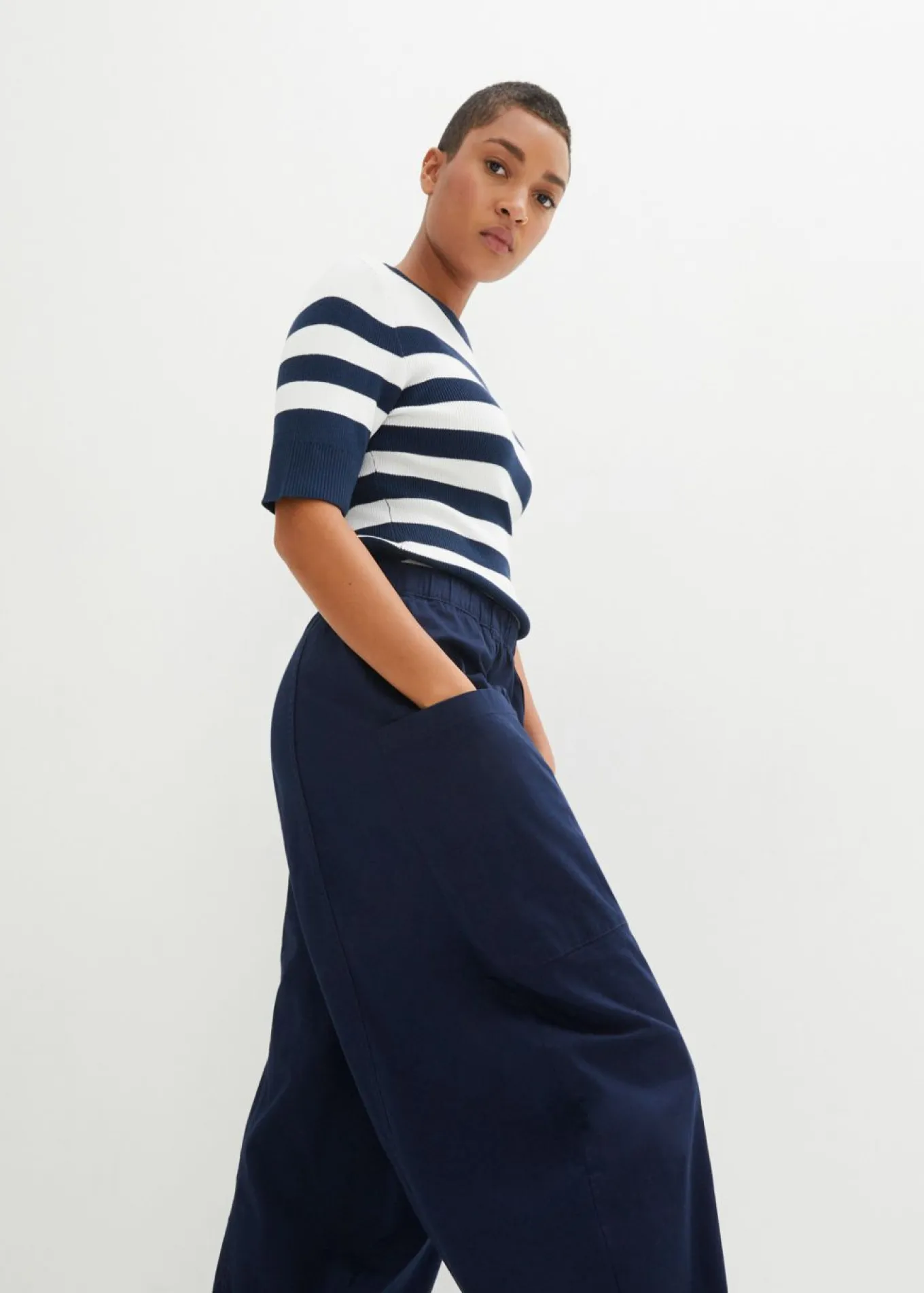 Pantalón de sarga ligero, ajuste bombacho