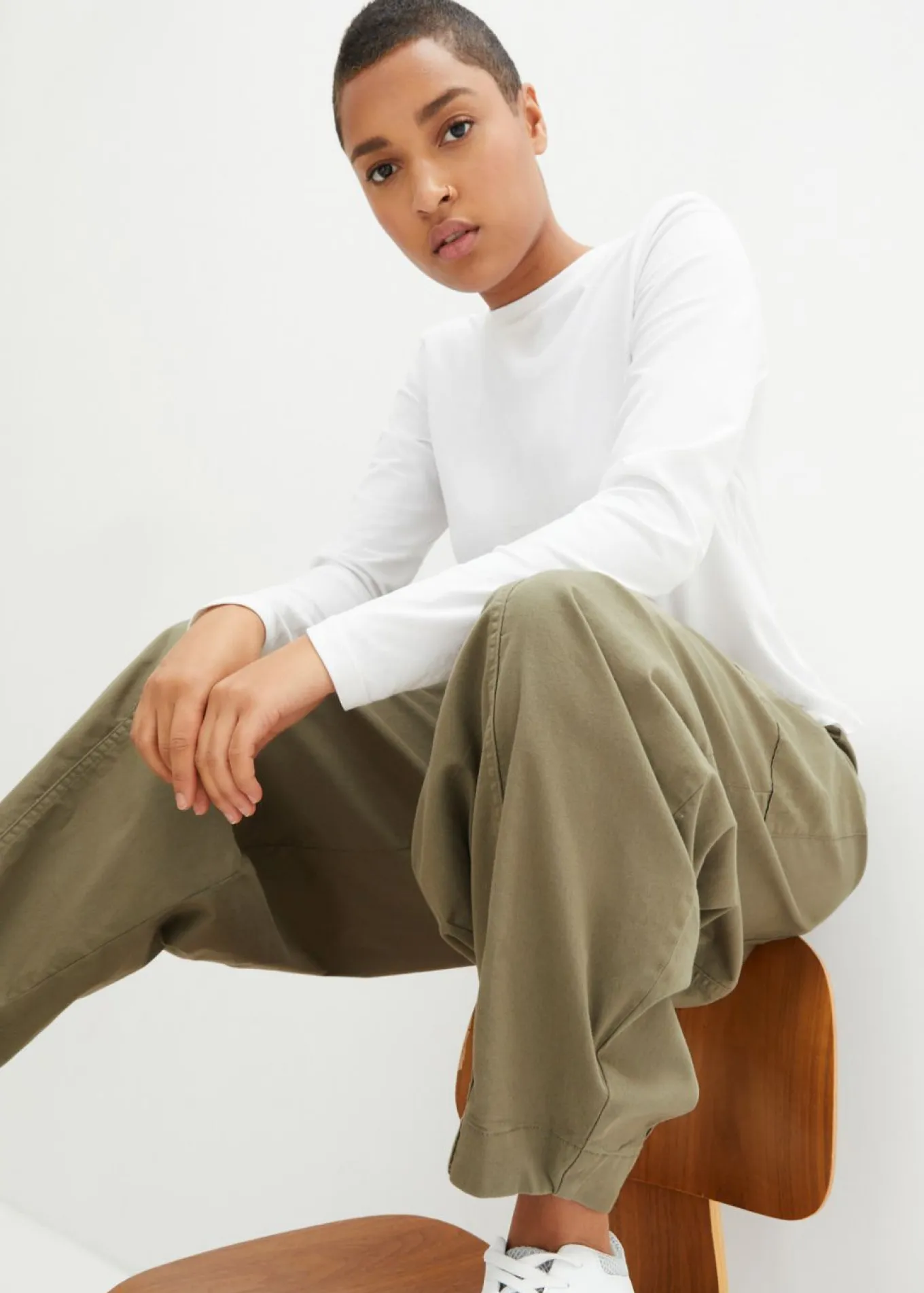 Pantalón de sarga ligero, ajuste bombacho