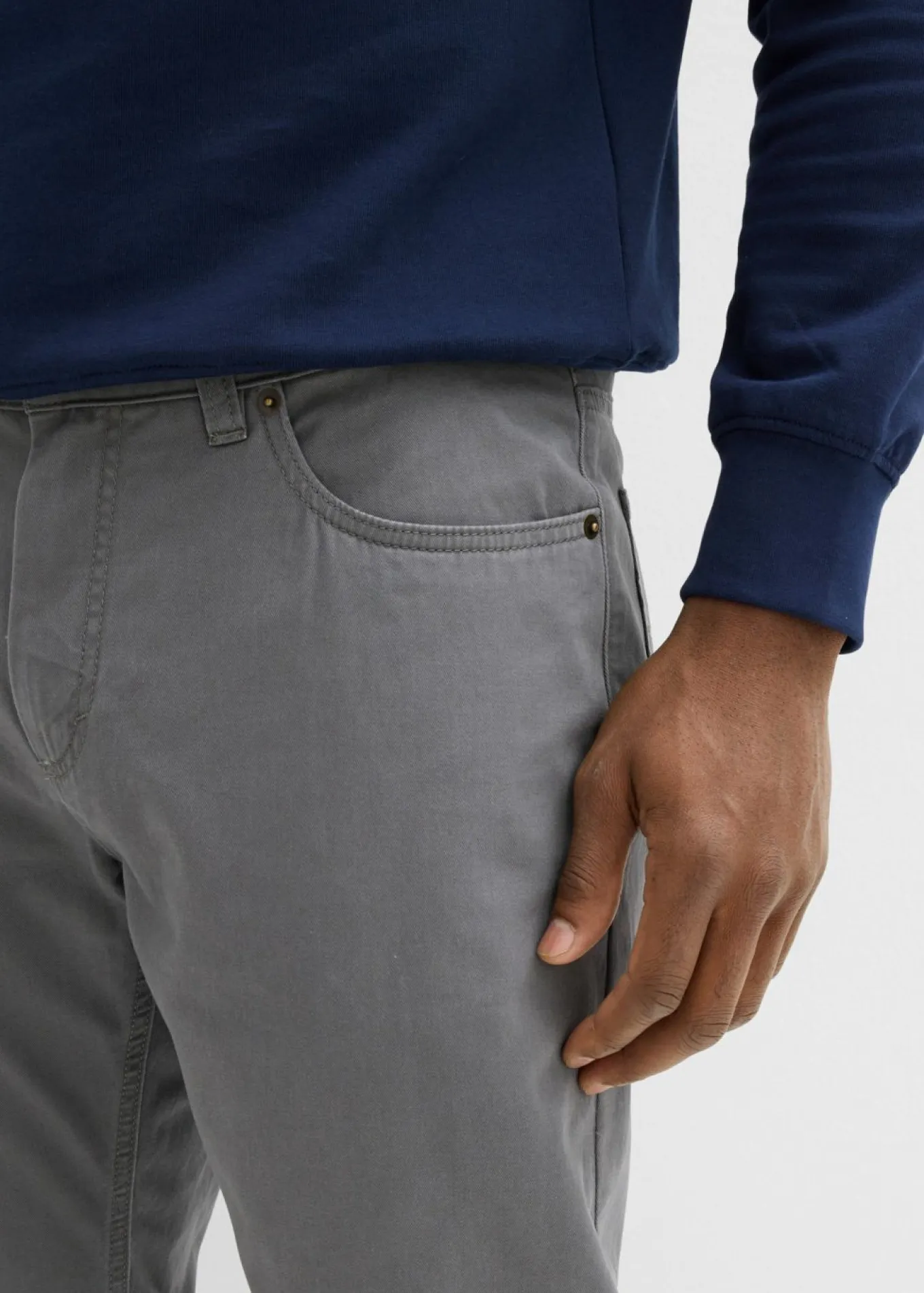 Pantalón de sarga regular fit de algodón orgánico, straight