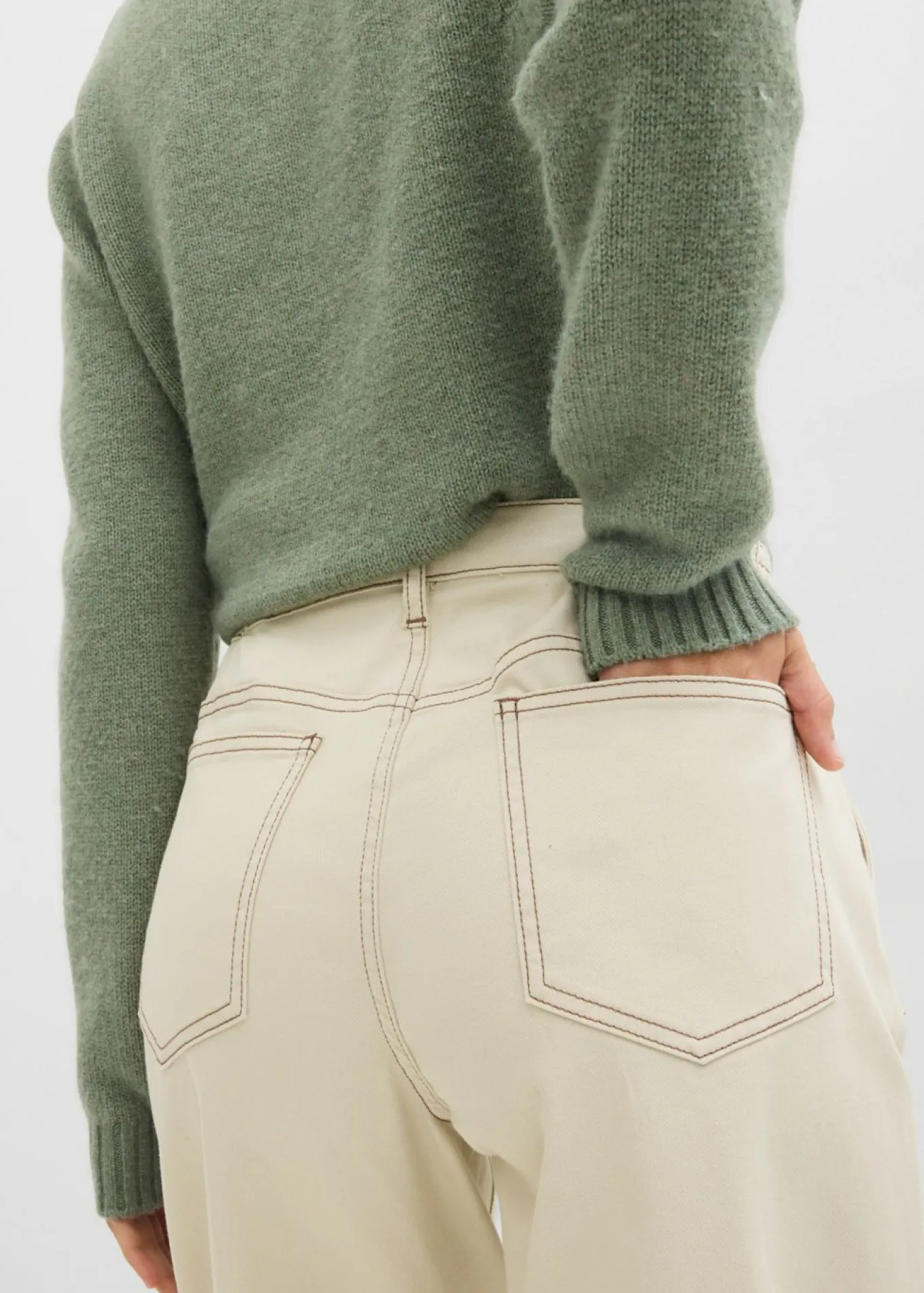 Pantalón de sarga tipo barrel