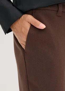 Pantalón de traje con aberturas