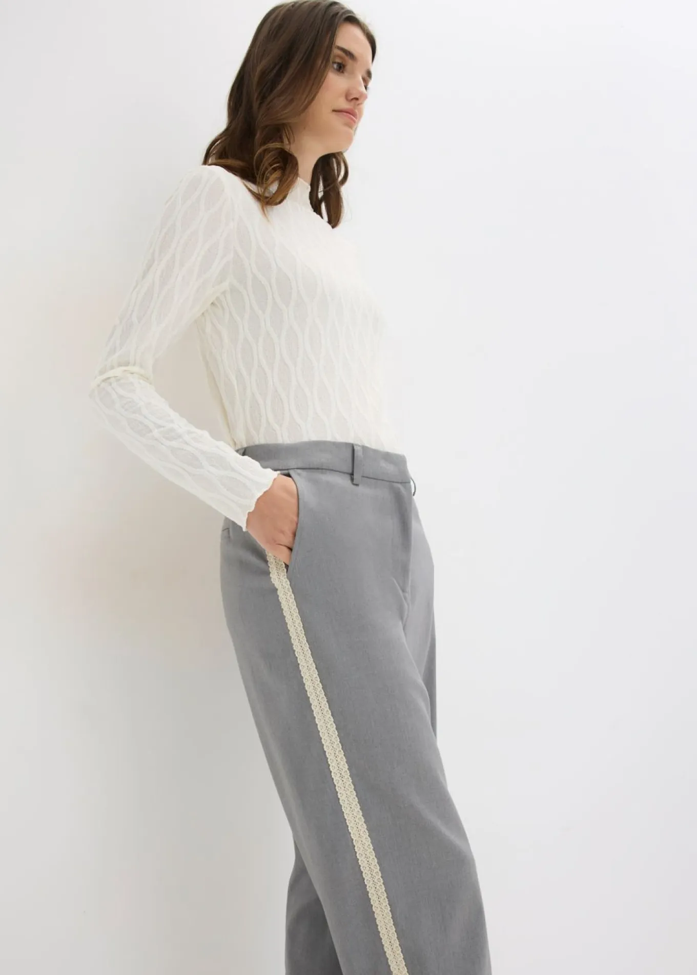 Pantalón de traje con cinturilla cómoda