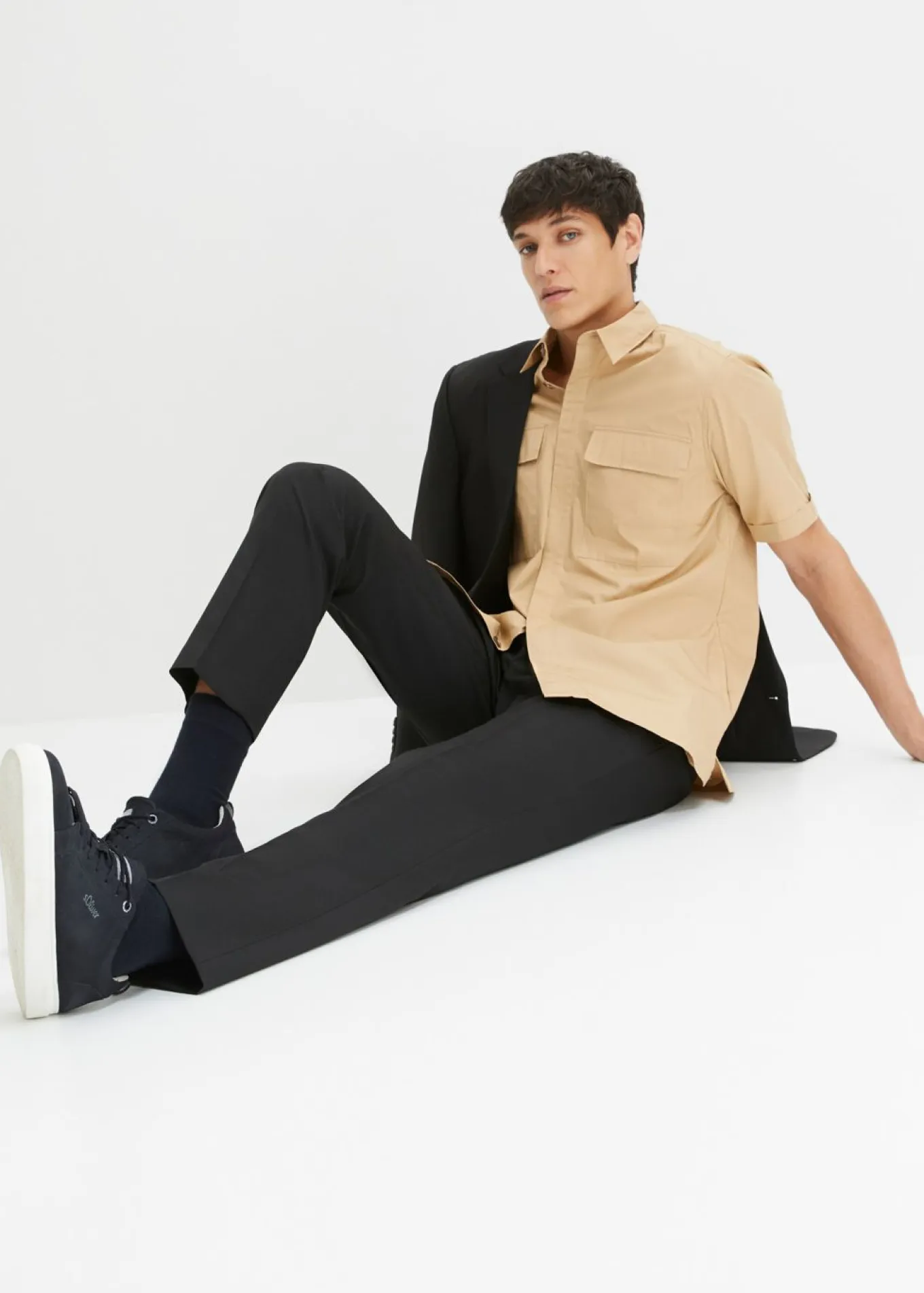 Pantalón de traje con corte regular