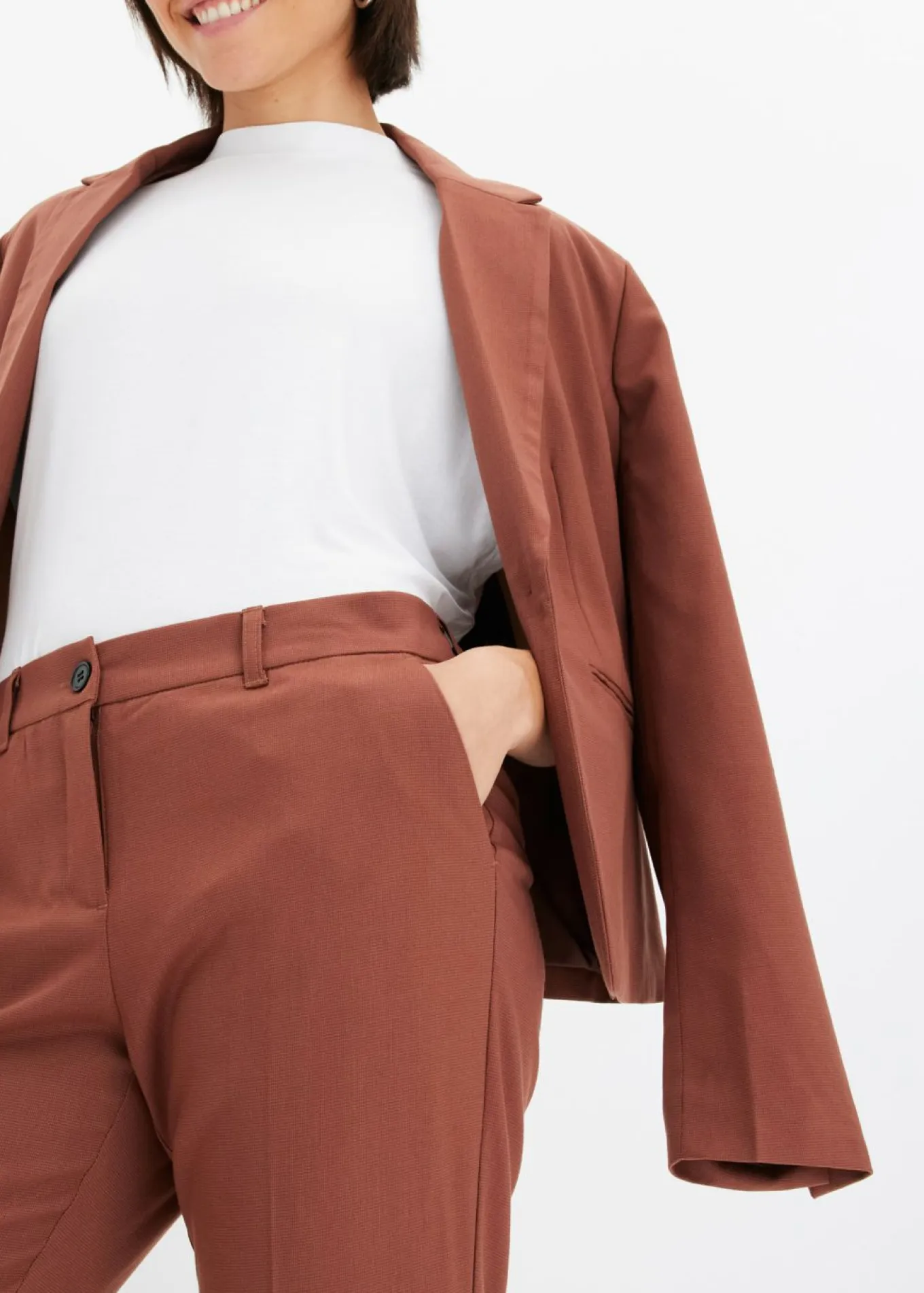 Pantalón de traje con pinzas