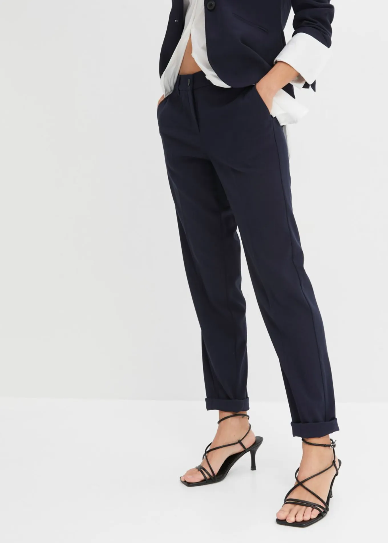 Pantalón de traje con pinzas
