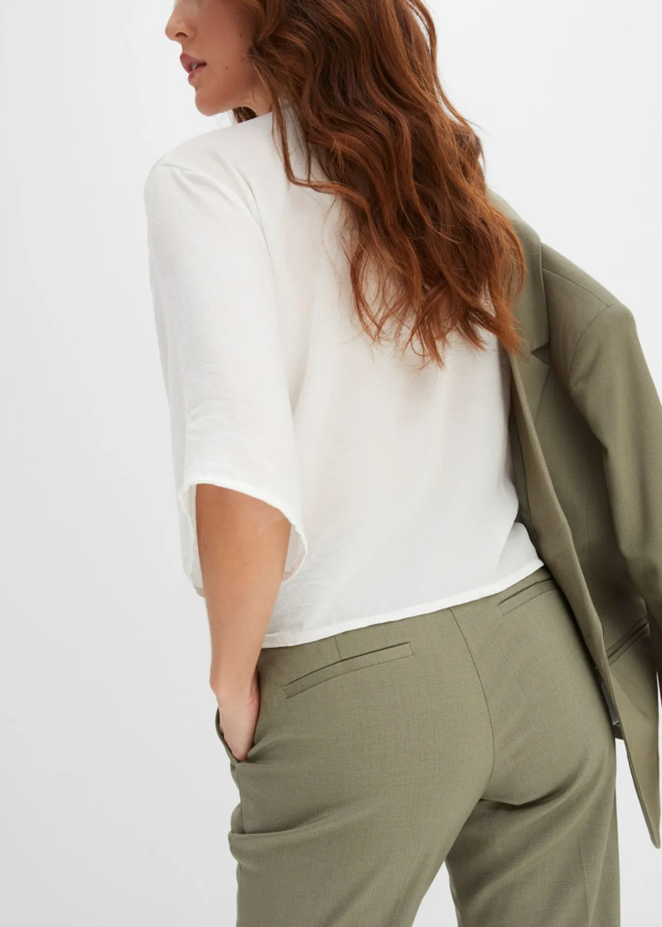 Pantalón de traje con pinzas