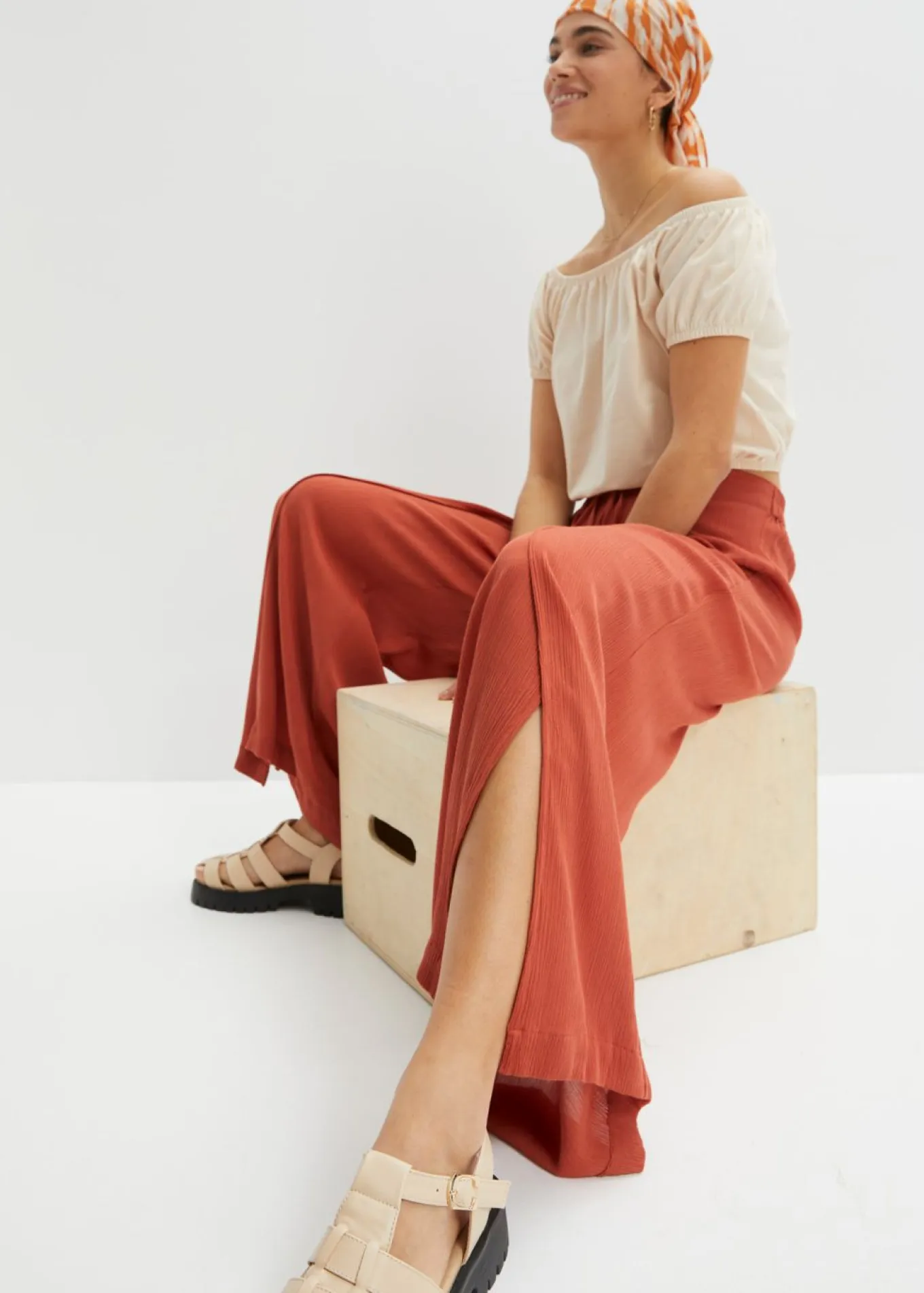 Pantalón de viscosa fluida